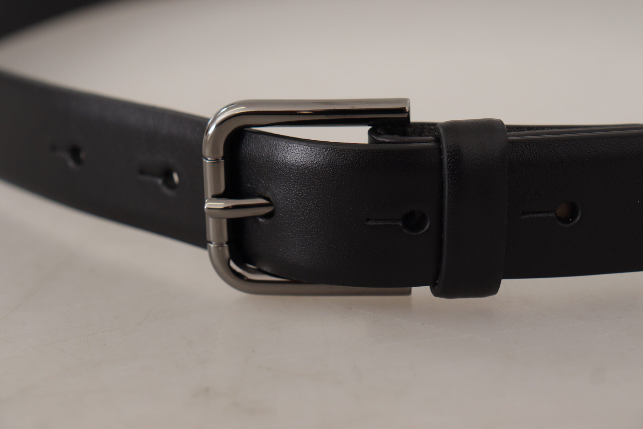 Black Calf Leather Classic Logo Metal Buckle Belt - ventzia