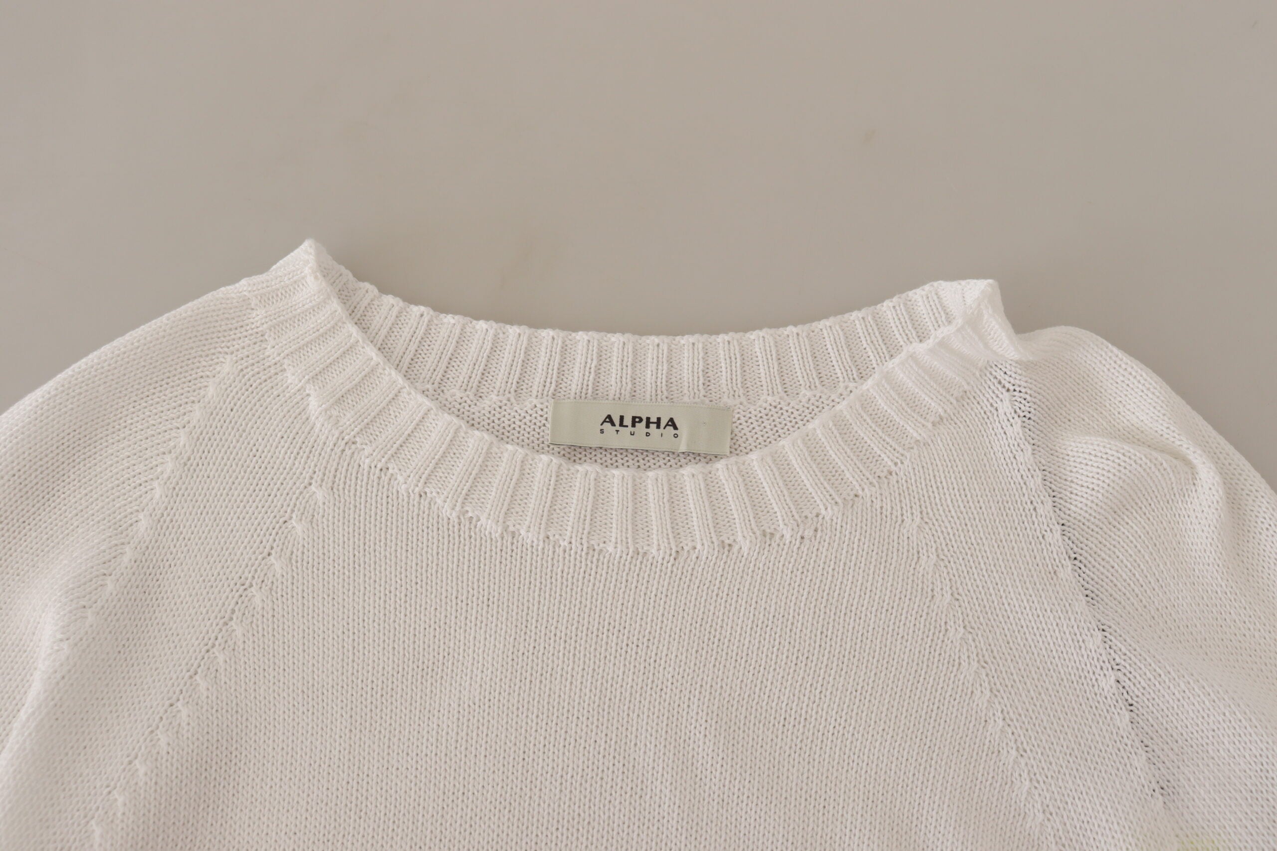 White Long Sleeves Crewneck Pullover Sweater