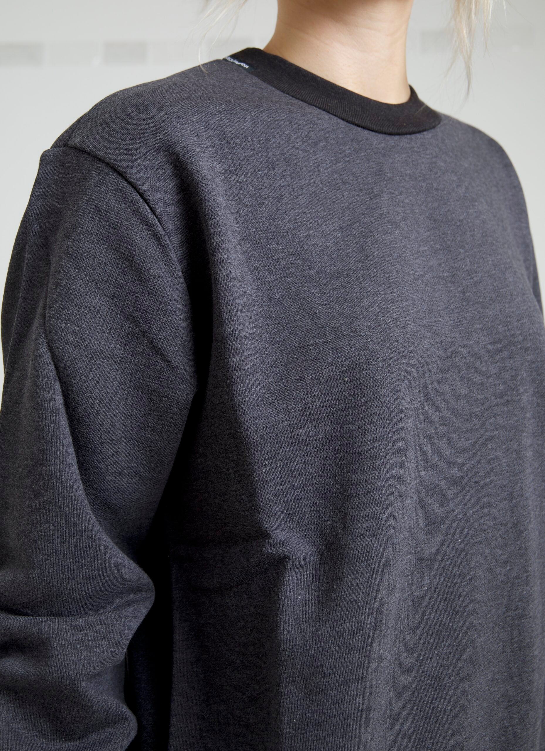 Dark Gray Cotton Crew Neck Pullover Sweater - ventzia