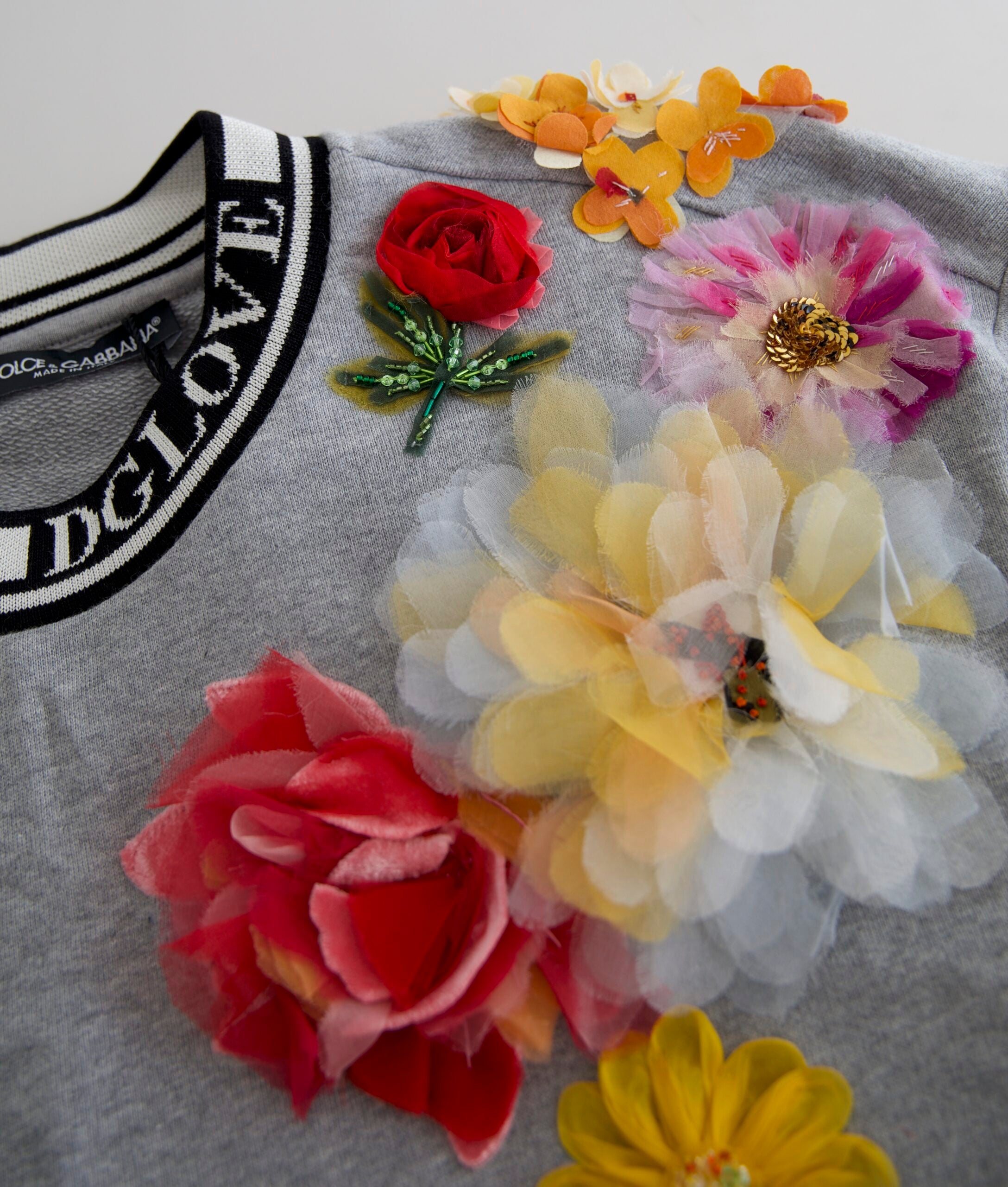 Gray DG Amore Queen Floral Pullover Sweater - ventzia