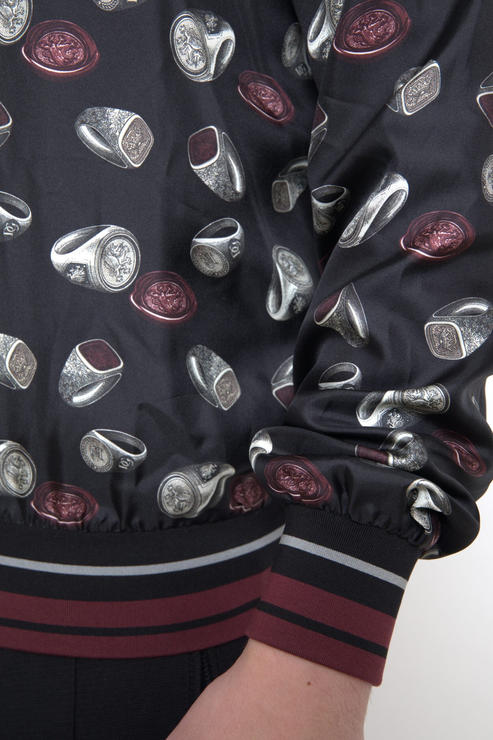 Black Ring Print Silk Crewneck Sweater - ventzia