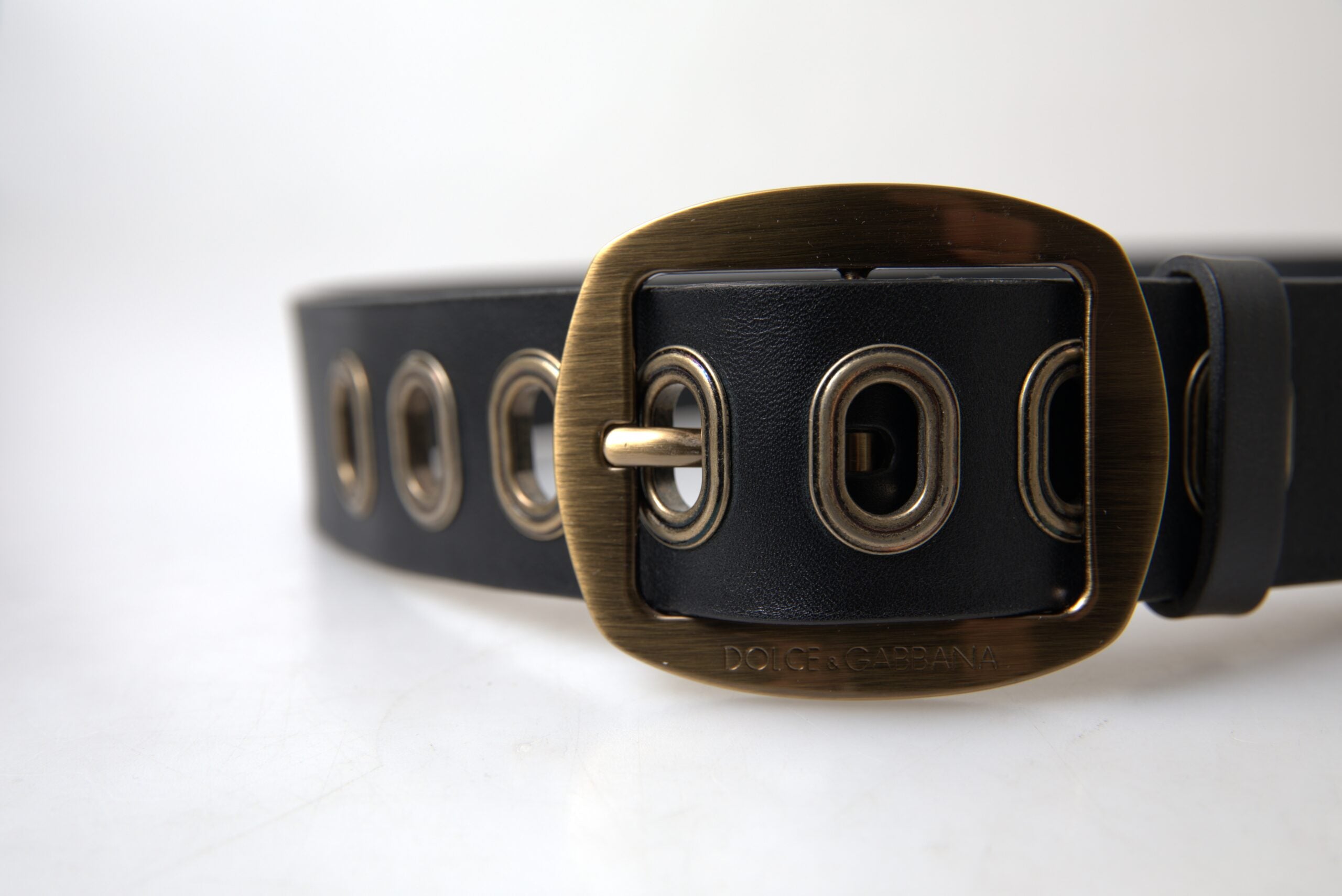 Black Leather Gold Metal Buckle Men Belt - ventzia