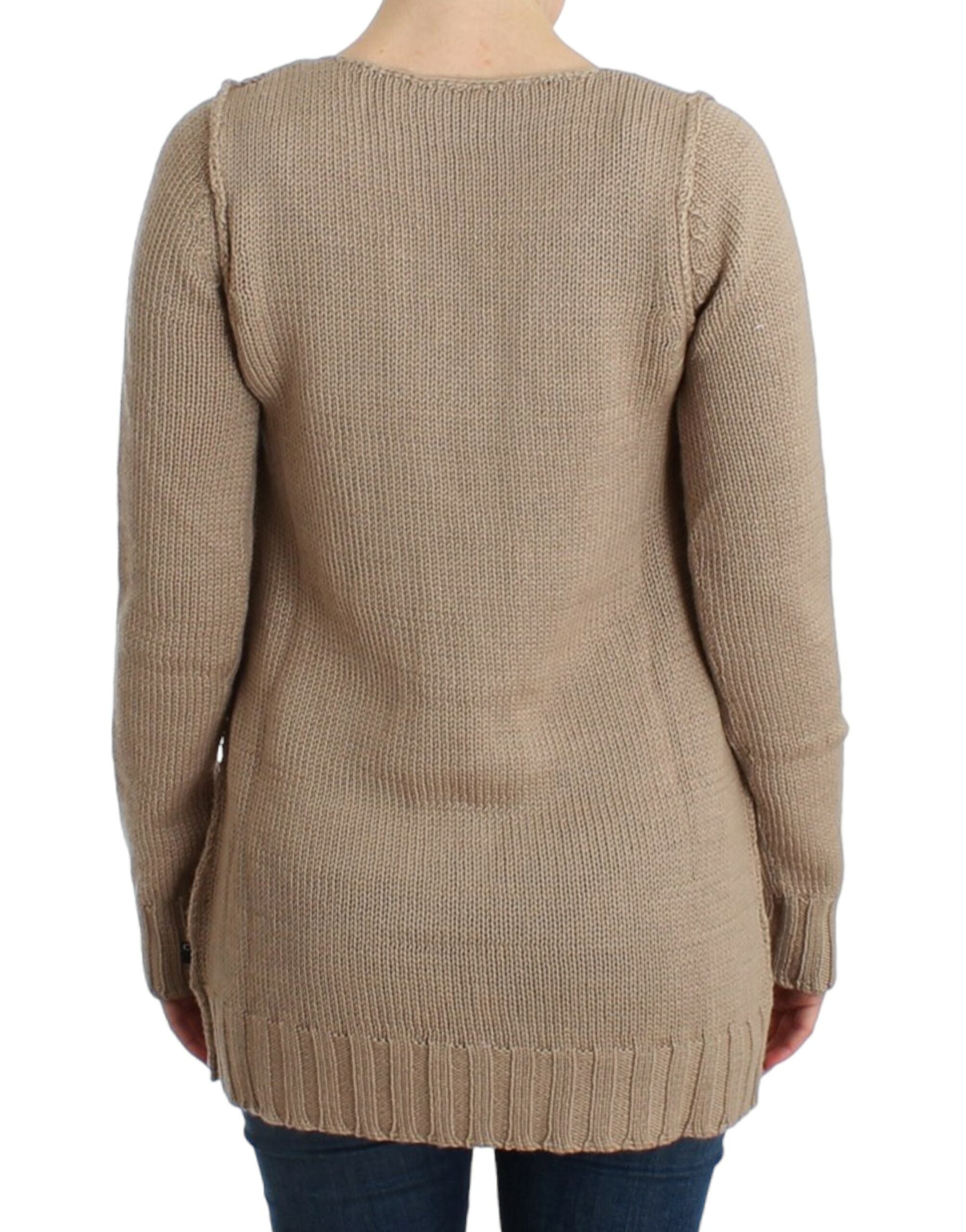 Elegant Beige Knitted Crew Neck Sweater - ventzia