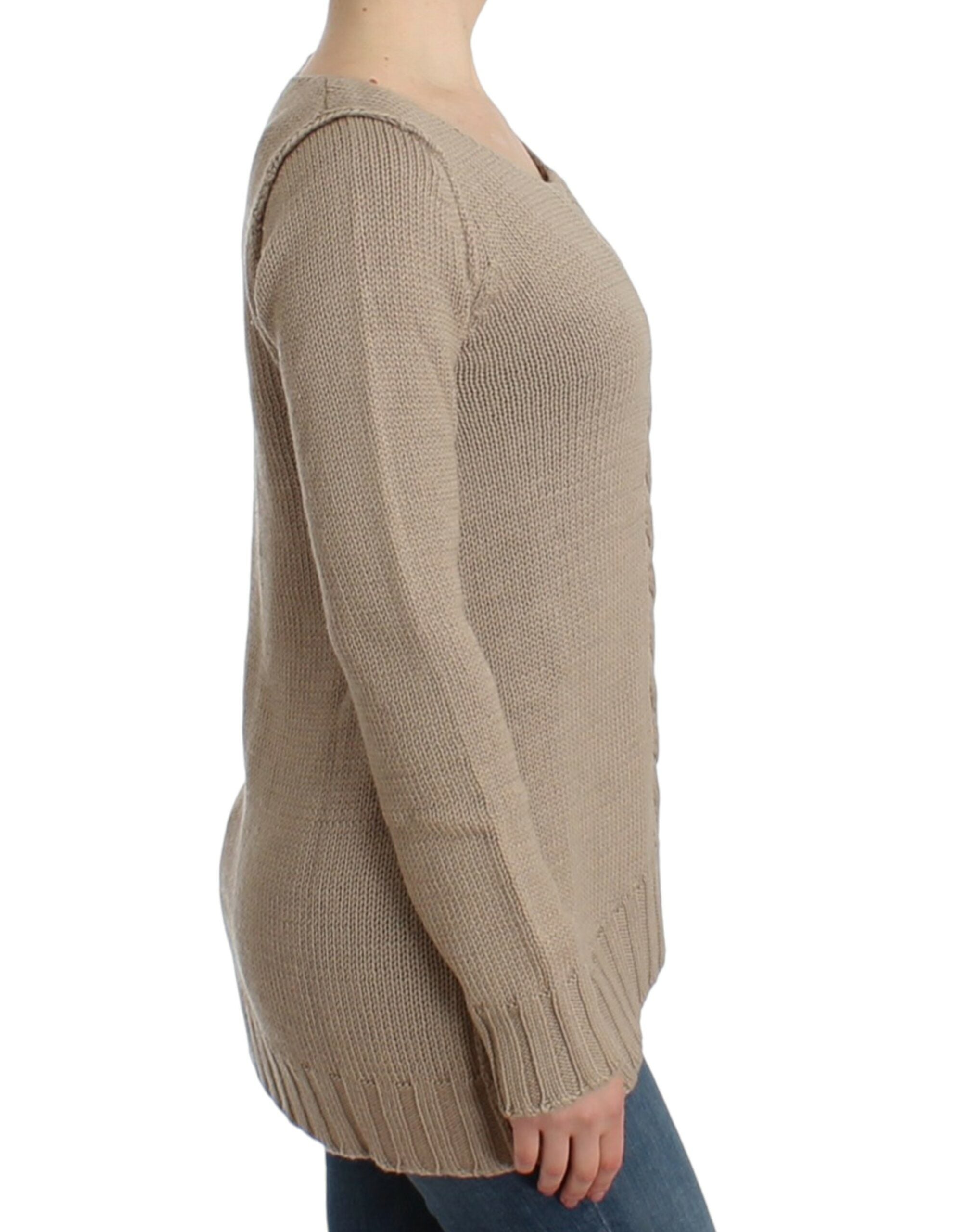 Elegant Beige Knitted Crew Neck Sweater - ventzia