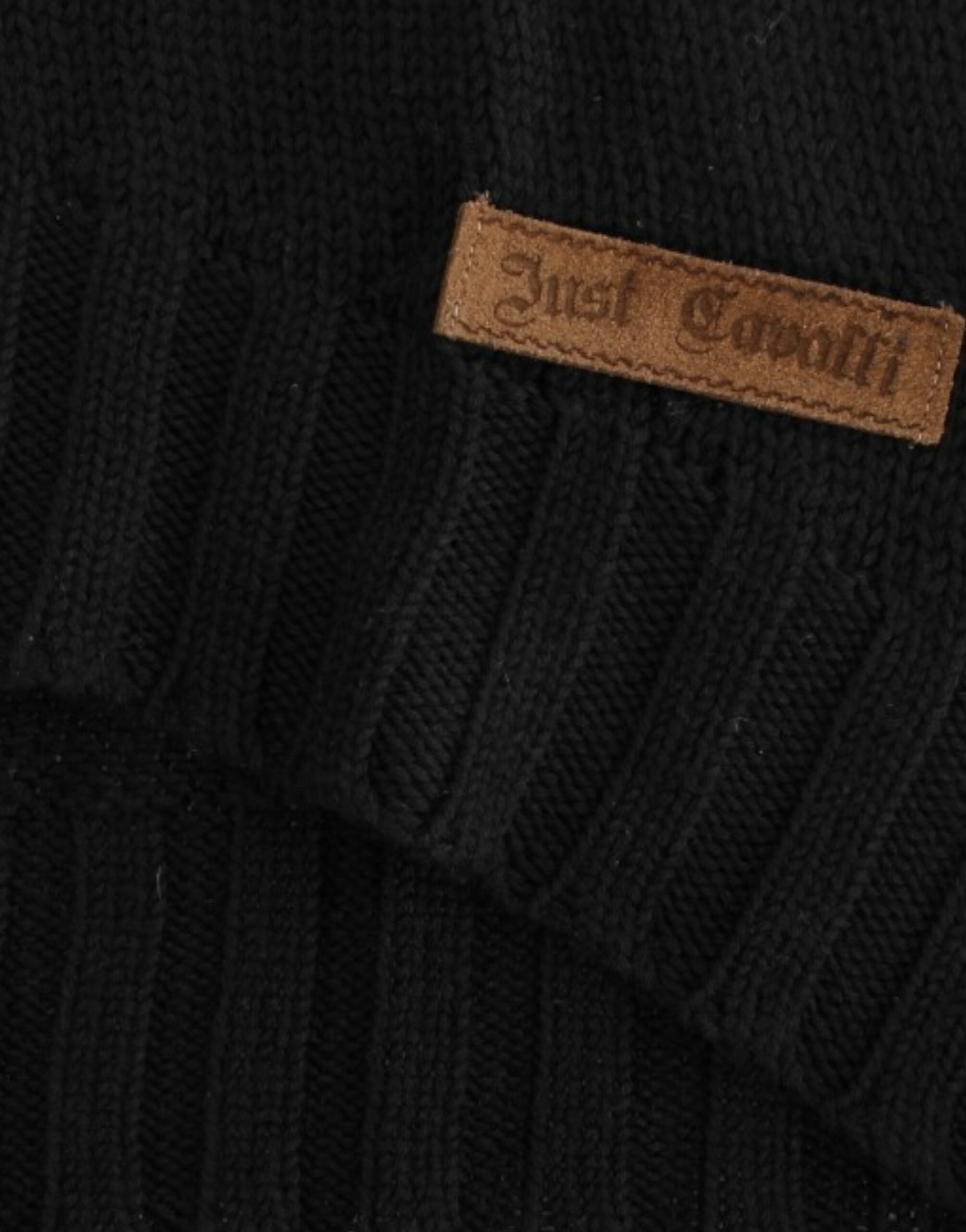 Alluring Black Knitted Crew Neck Sweater - ventzia