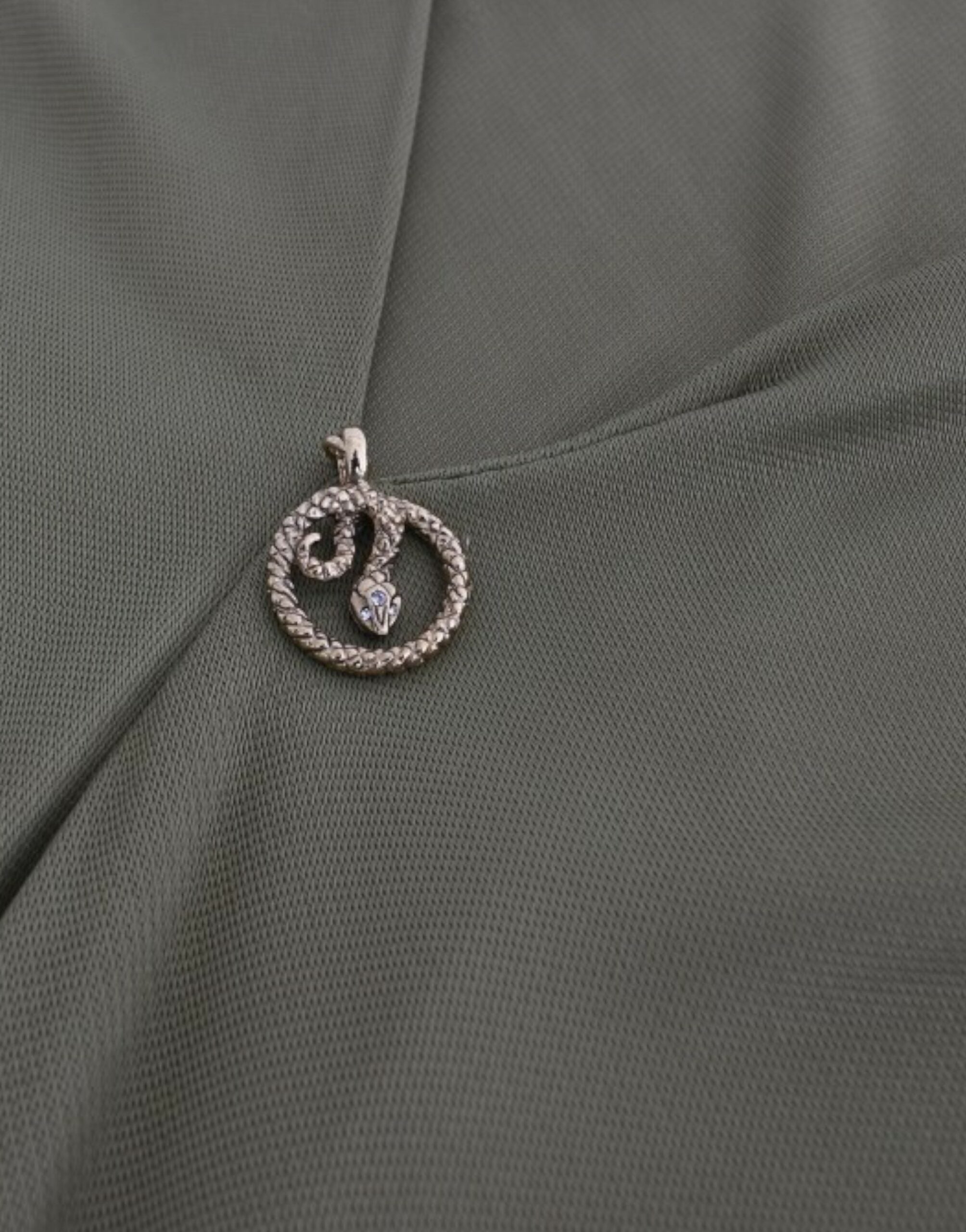 Elegant Green Jersey Blouse with Gold Accents - ventzia