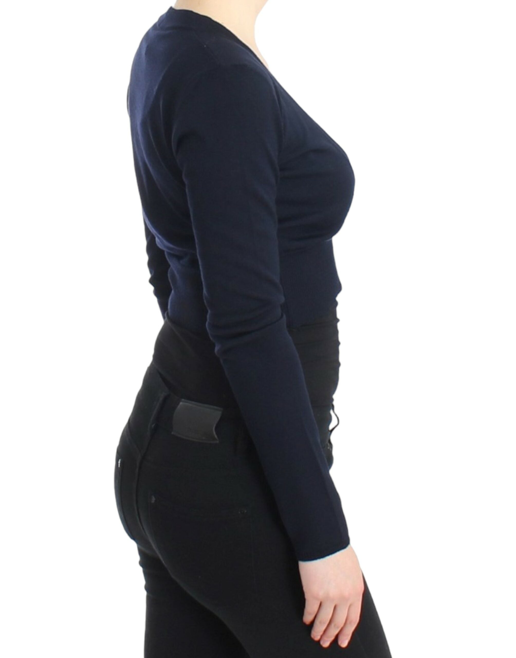 Elegant Cropped Virgin Wool Cardigan - ventzia