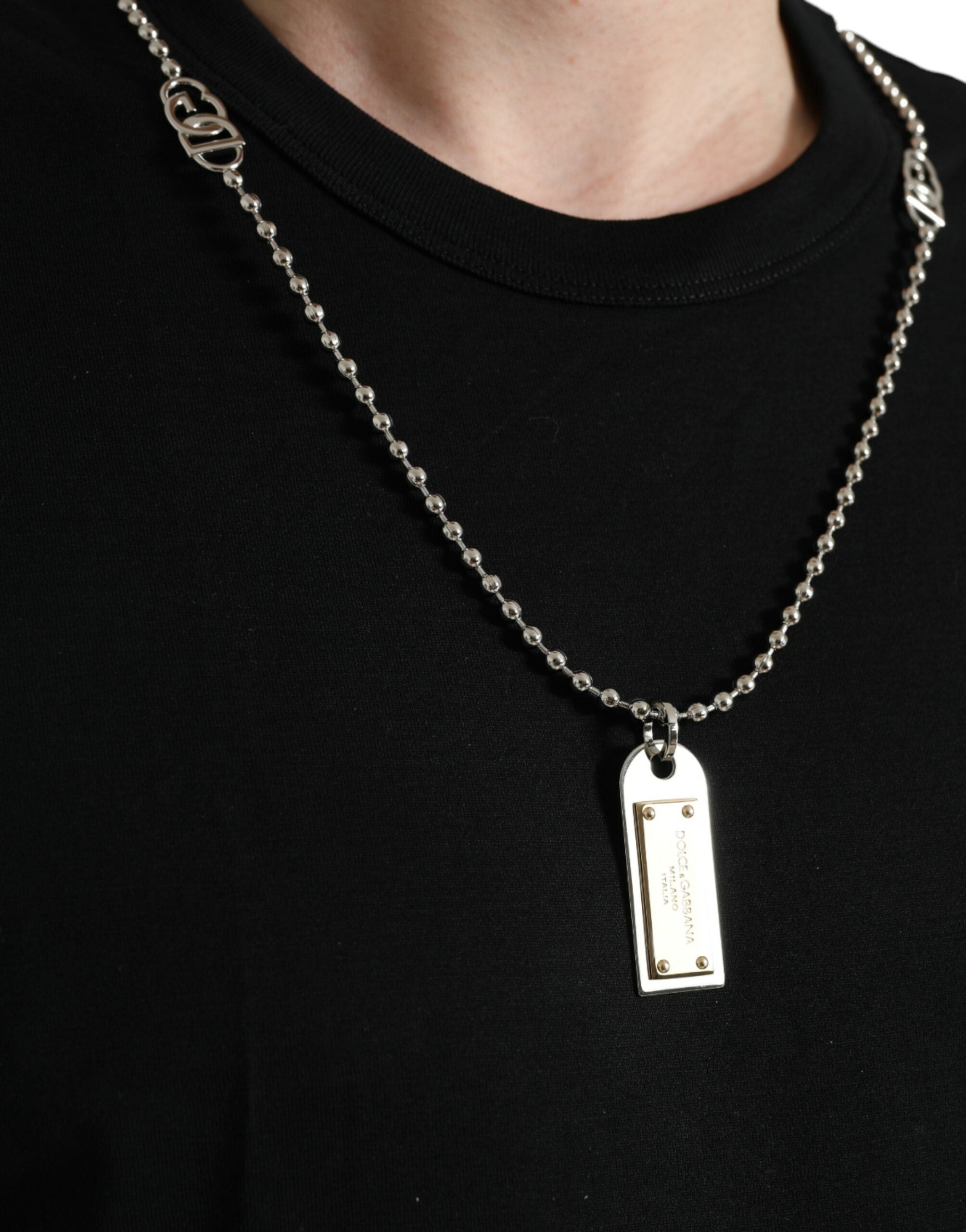 Black Cotton Dog Tag Round Neck T-shirt - ventzia