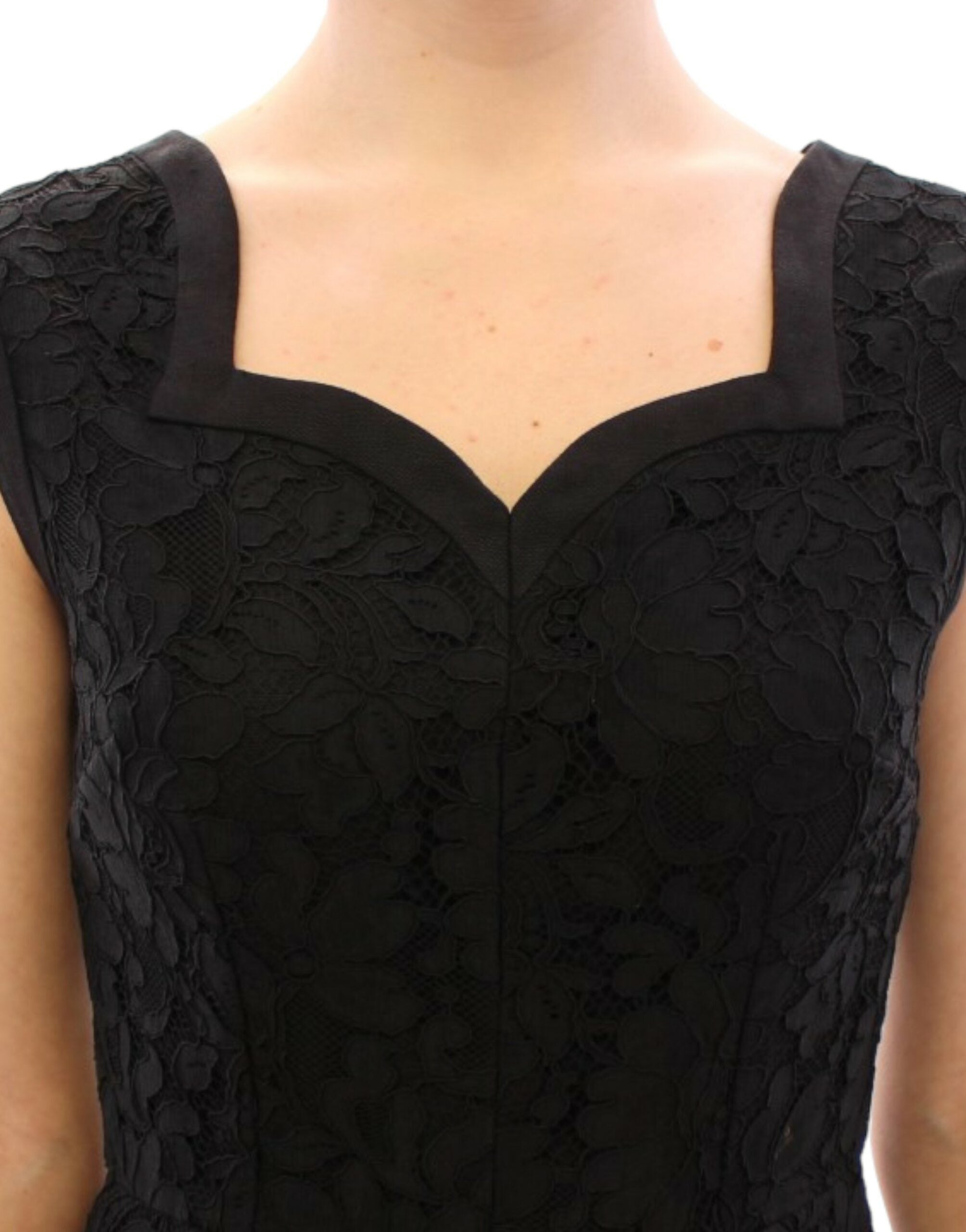 Elegant Black Floral Lace Dress - ventzia