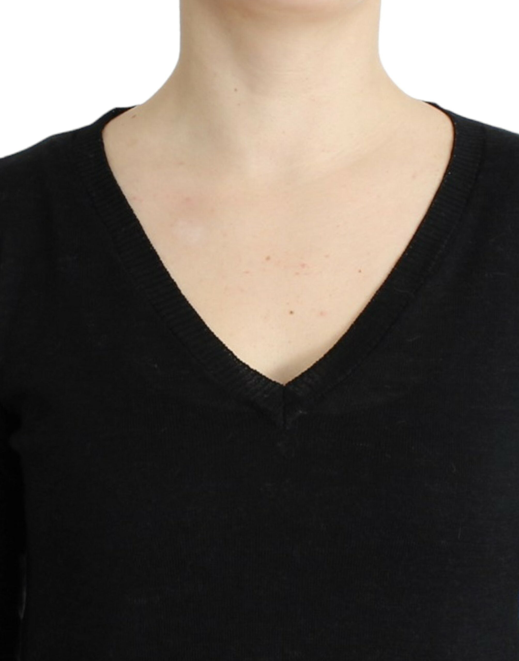 Elegant V-Neck Lightweight Sweater - ventzia