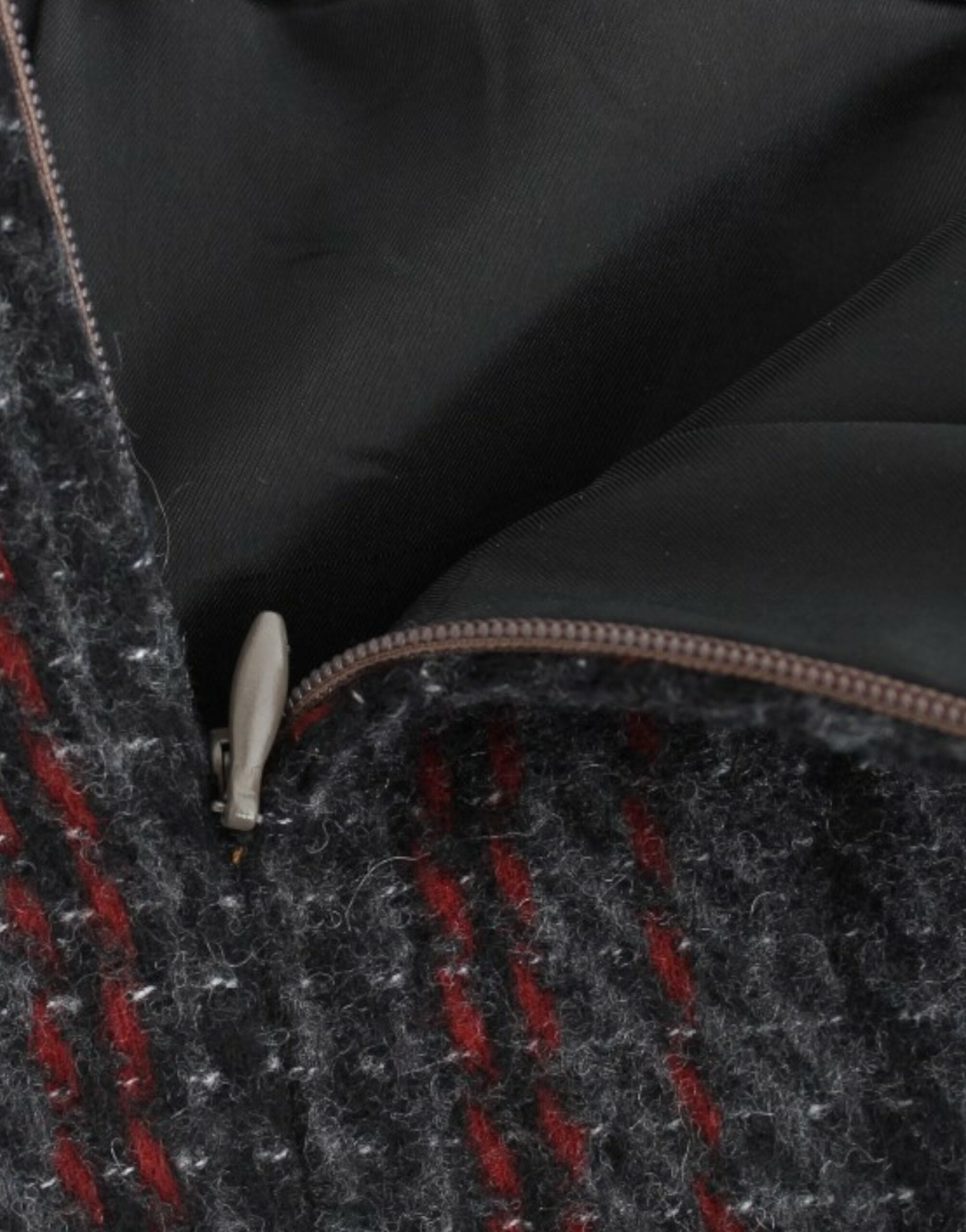 Chic Wool Blend Mini Skirt in Gray - ventzia