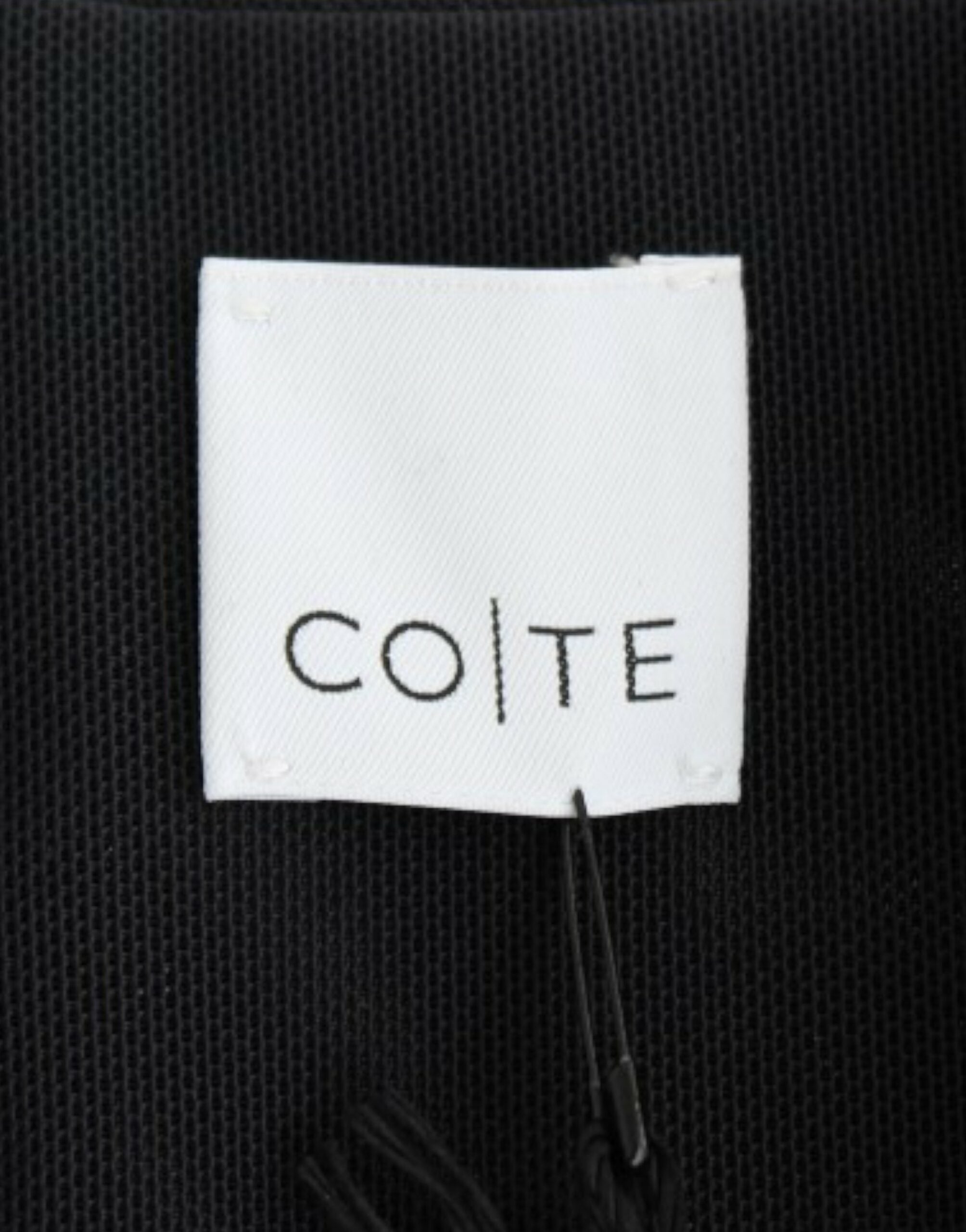 Elegant Black Short Sleeve Venus Dress - ventzia