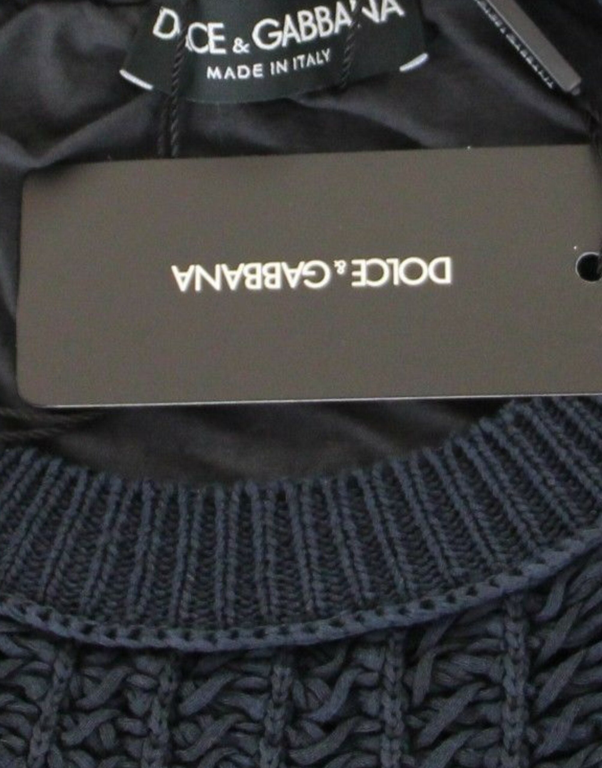 Elegant Blue and Black Layered Sweater - ventzia