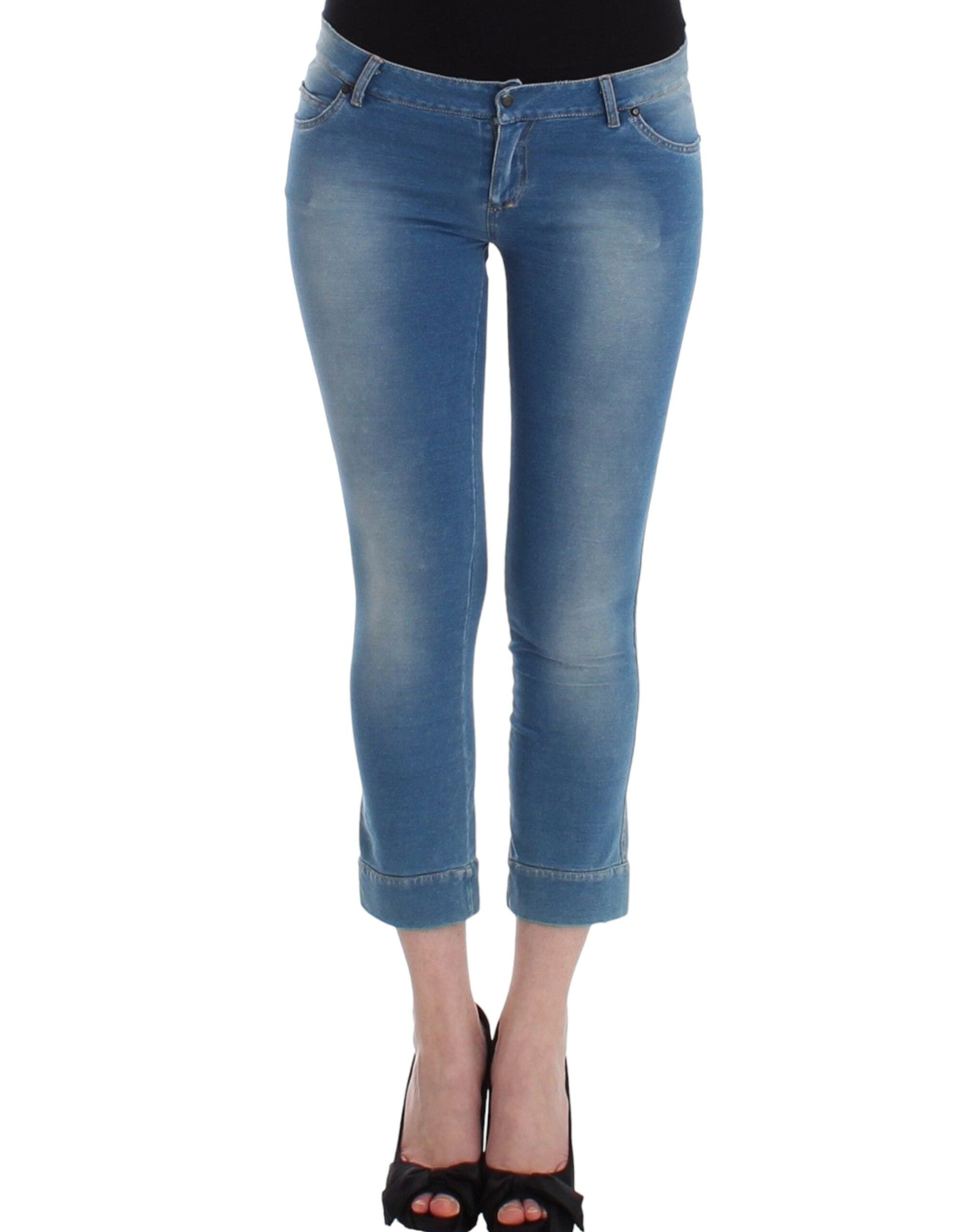 Chic Blue Capri Jeans for Elegant Summers - ventzia