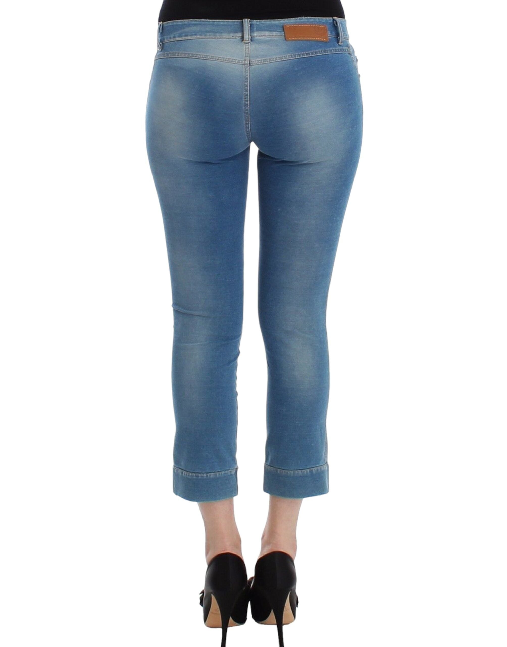 Chic Blue Capri Jeans for Elegant Summers - ventzia