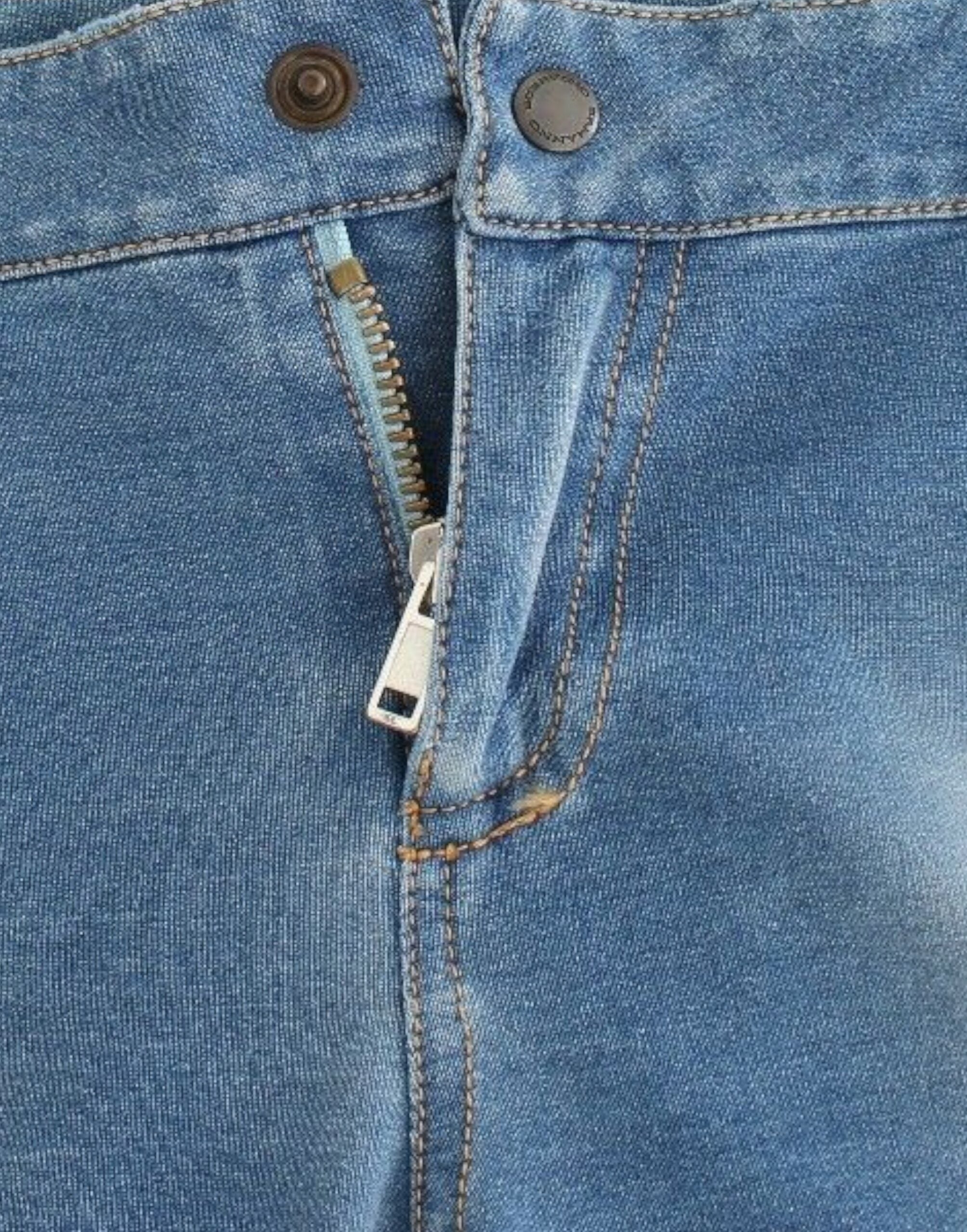 Chic Blue Capri Jeans for Elegant Summers - ventzia