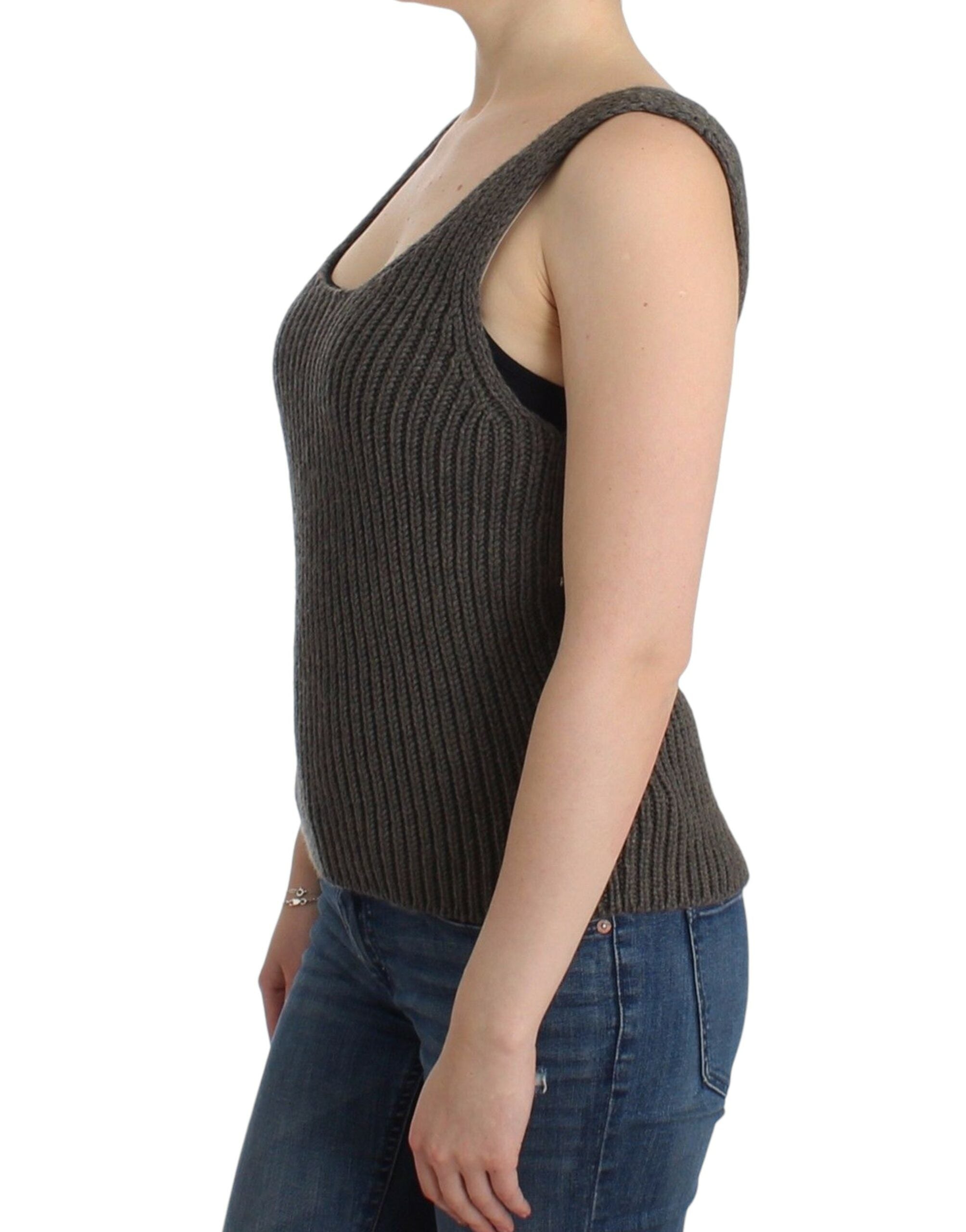 Chic Gray Knit Crew Neck Top - ventzia