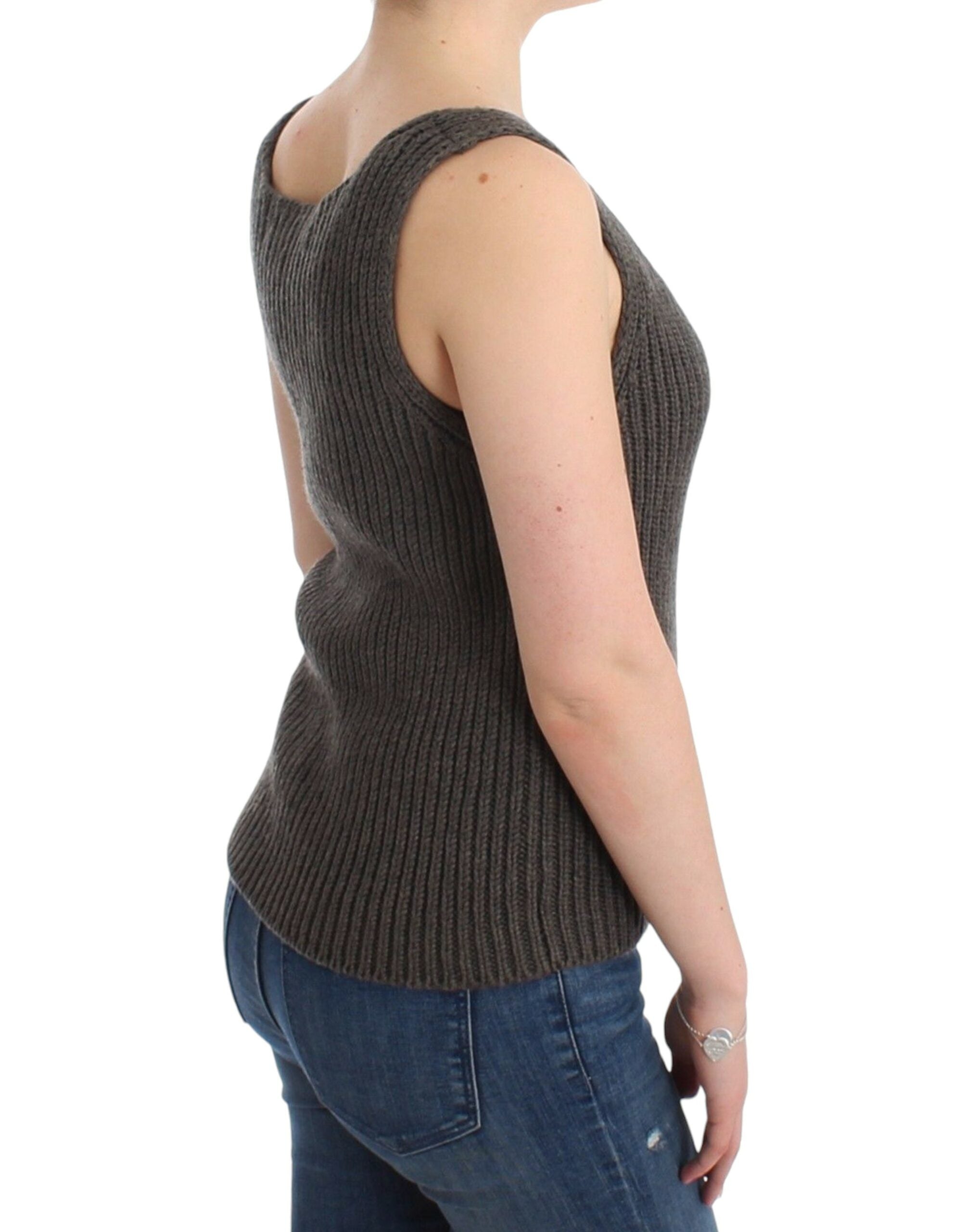 Chic Gray Knit Crew Neck Top - ventzia