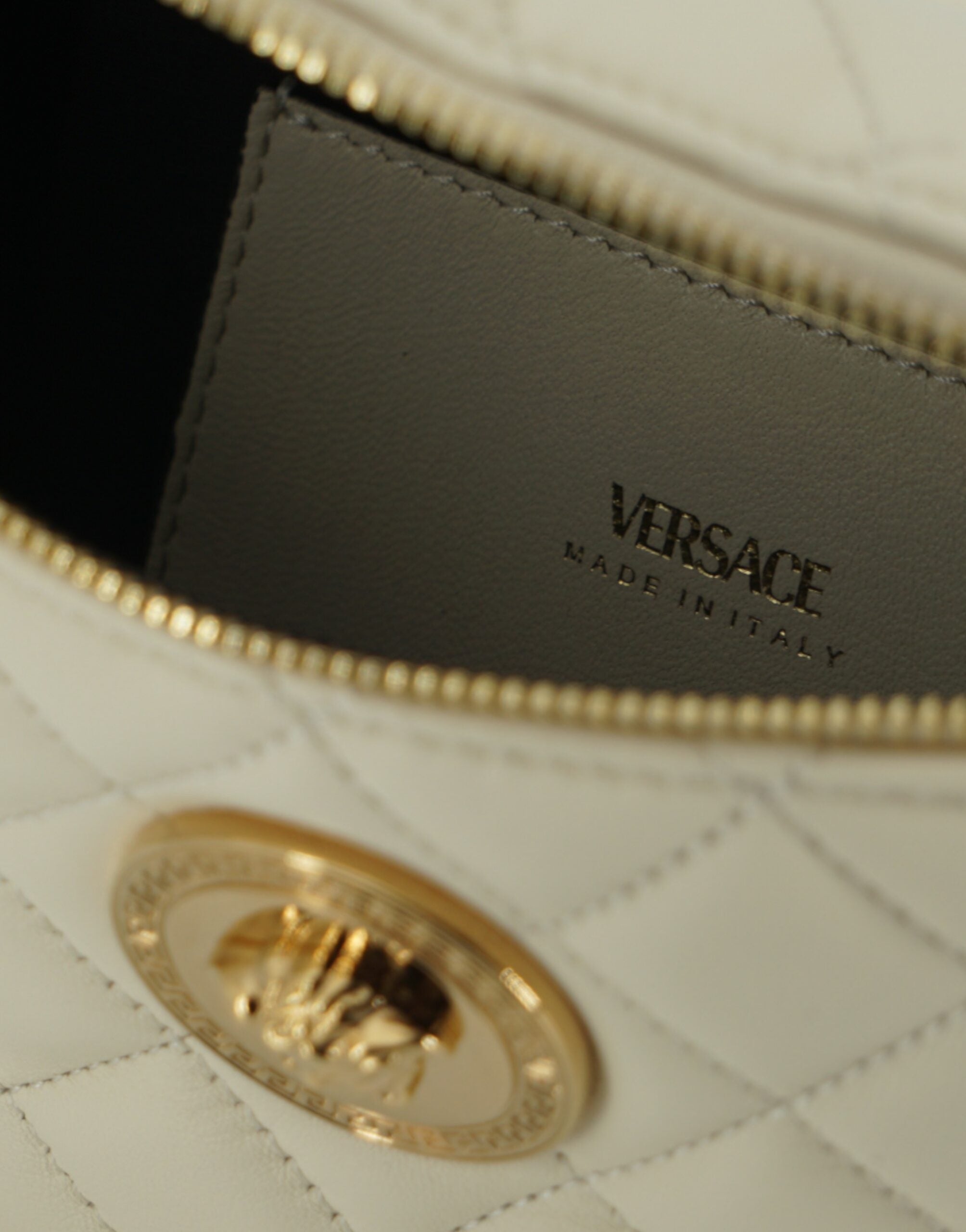 Elegant White Lamb Leather Belt Bag - ventzia