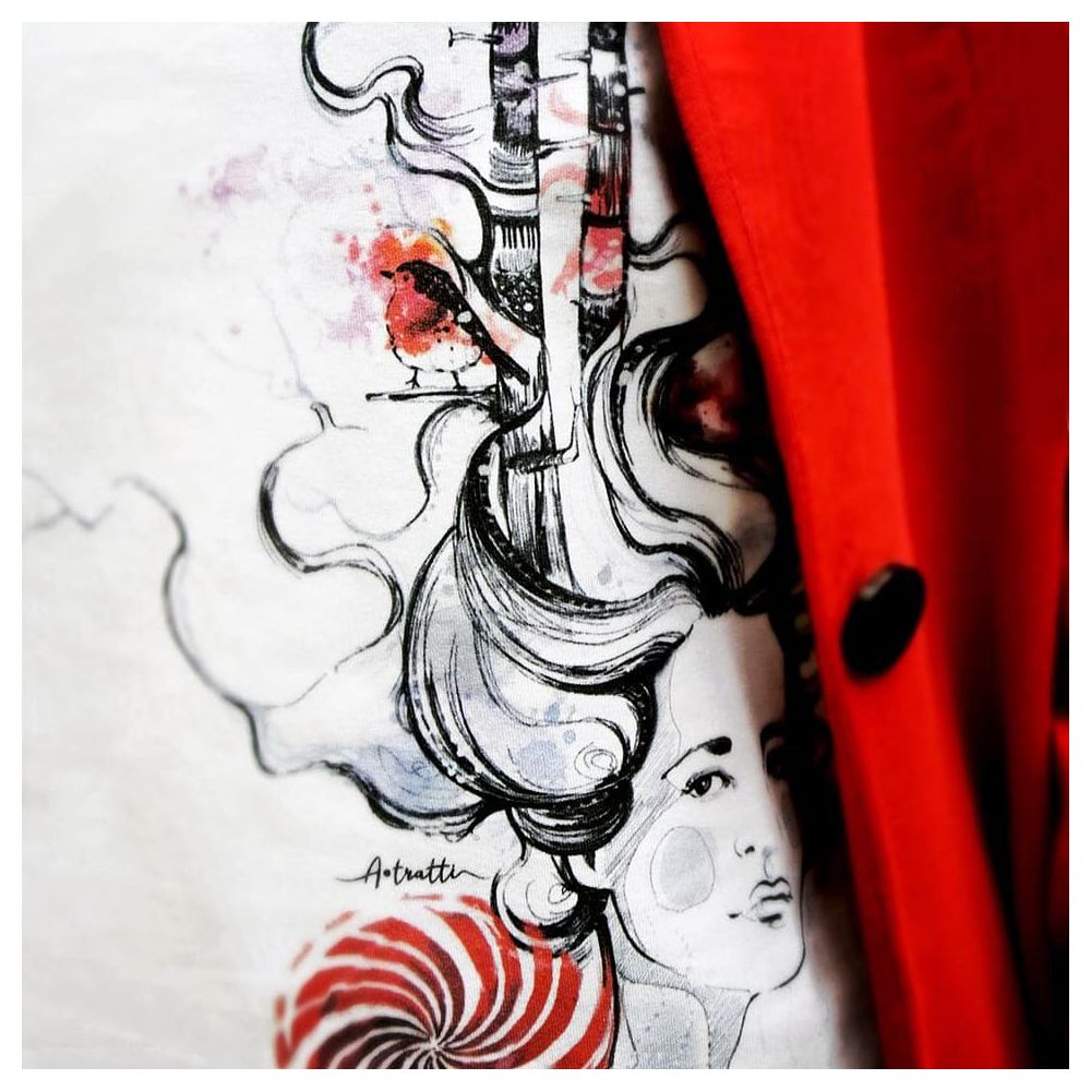 Chic White Stretch Viscose Tee with Exclusive Packaging - ventzia