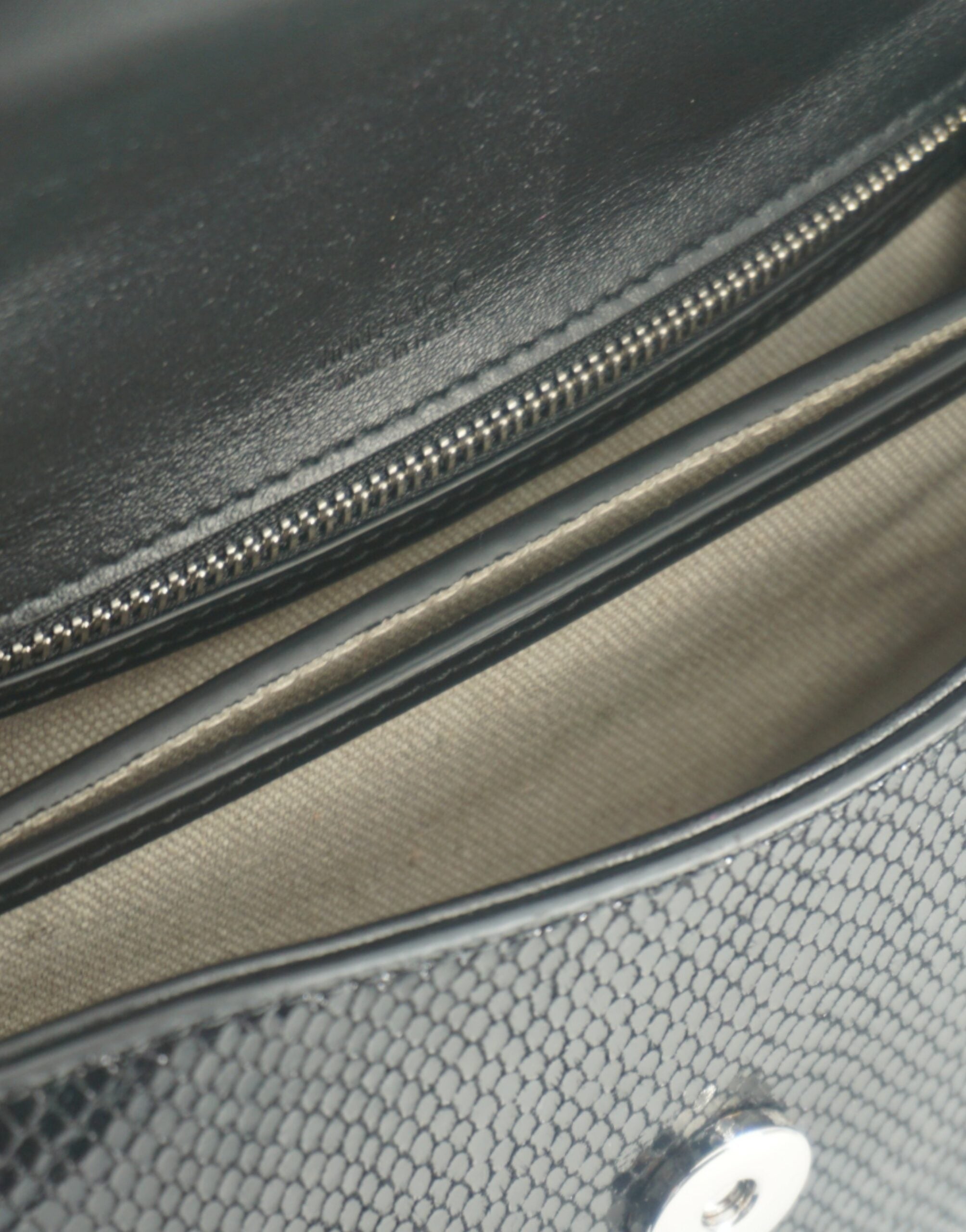 Black Leather Top Handle Shoulder Bag - ventzia