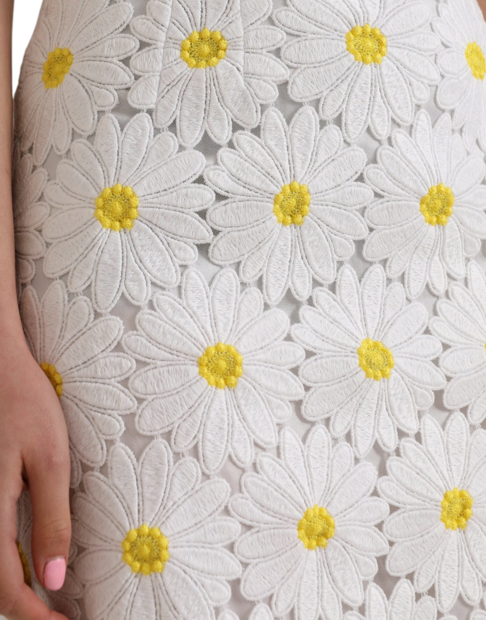 White Floral Pencil Straight Lace Skirt - ventzia