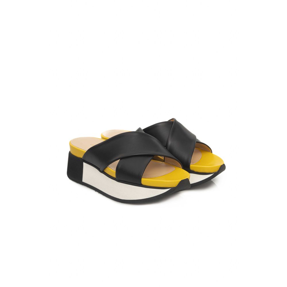 Black Calfskin Women Sandal - ventzia