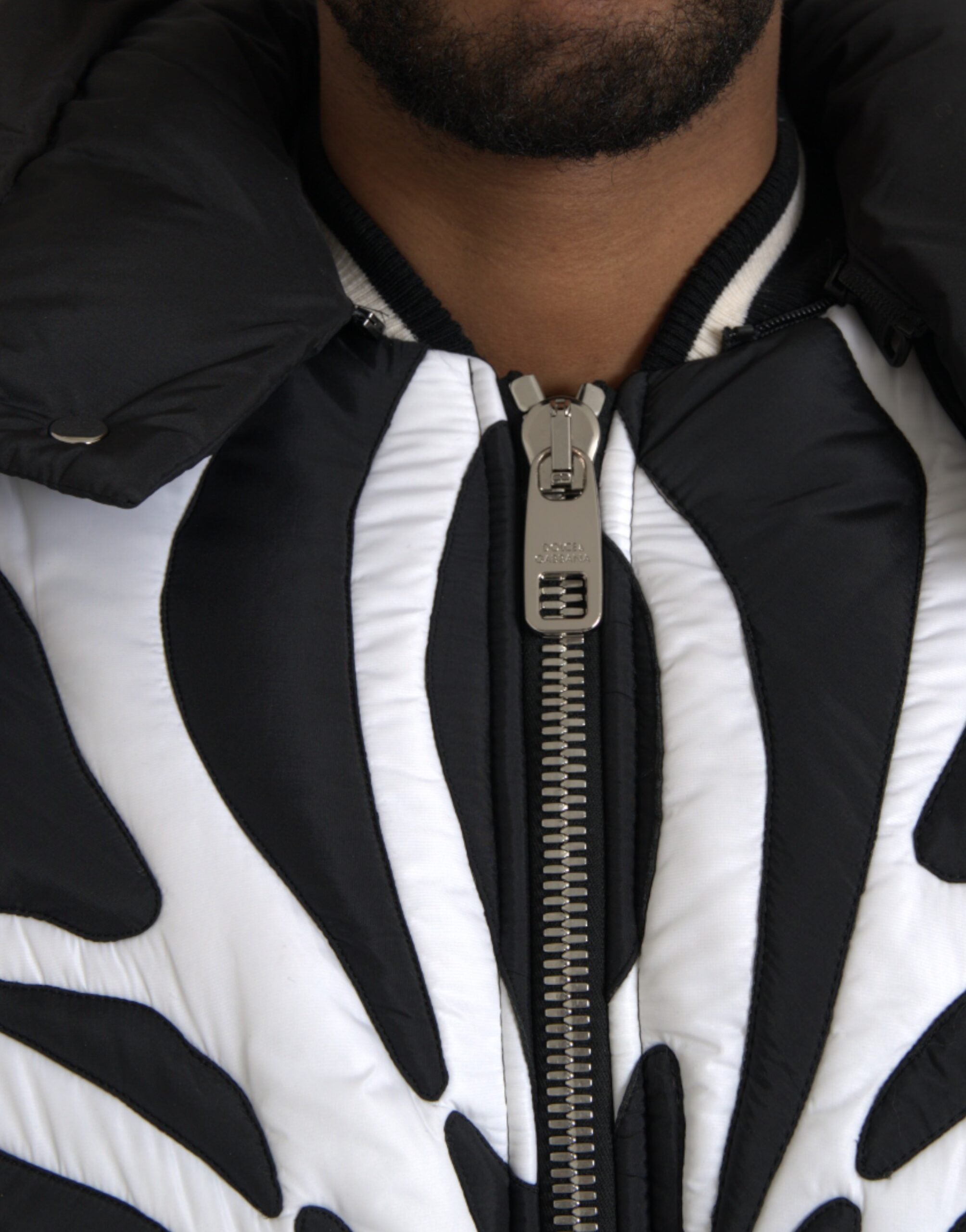 Black White Stripes Hooded Puffer Jacket - ventzia