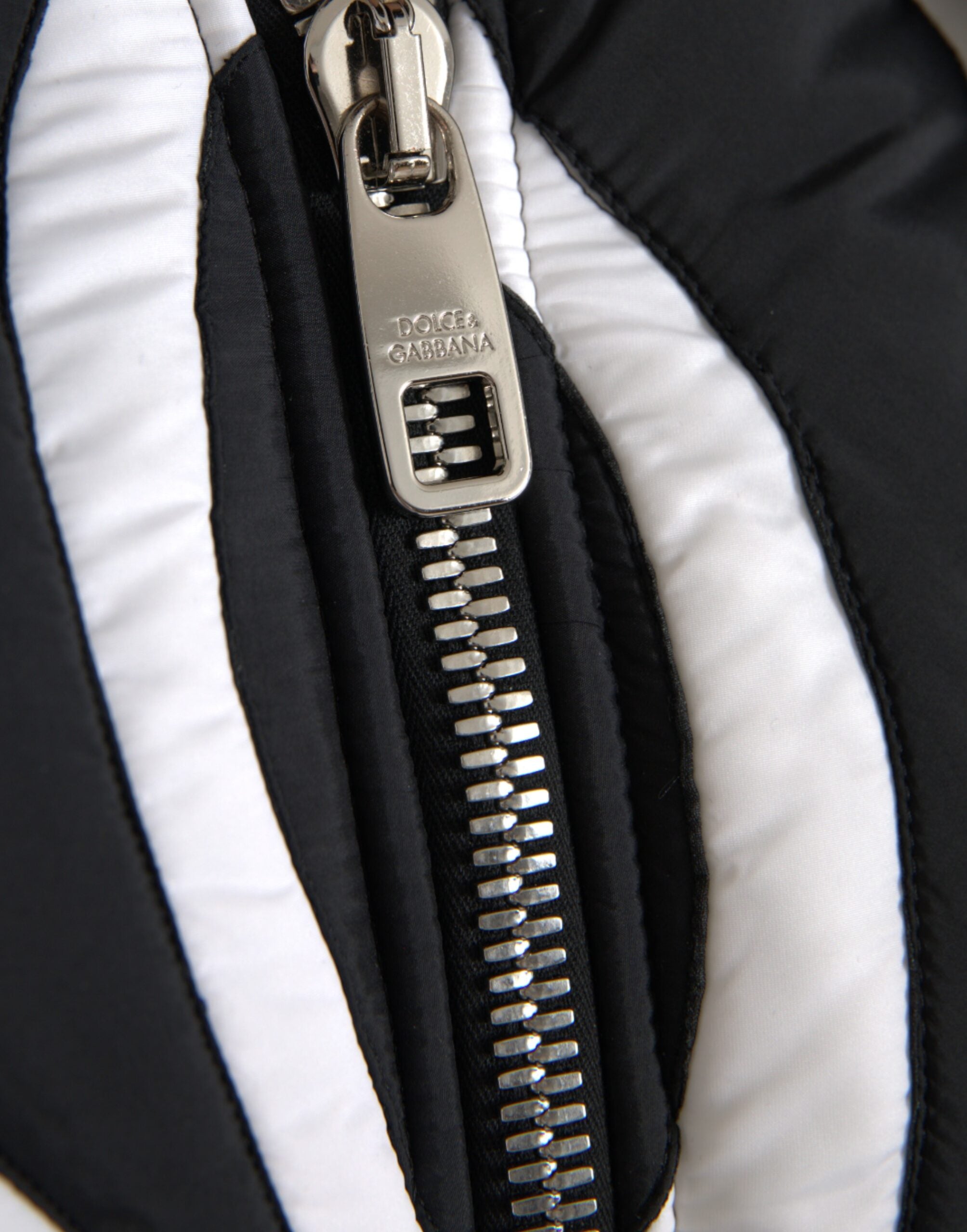Black White Stripes Hooded Puffer Jacket - ventzia