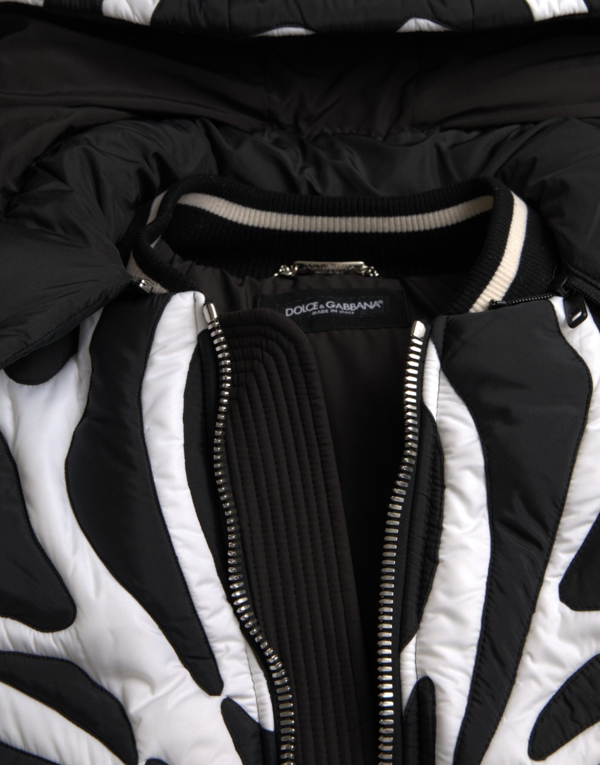 Black White Stripes Hooded Puffer Jacket - ventzia