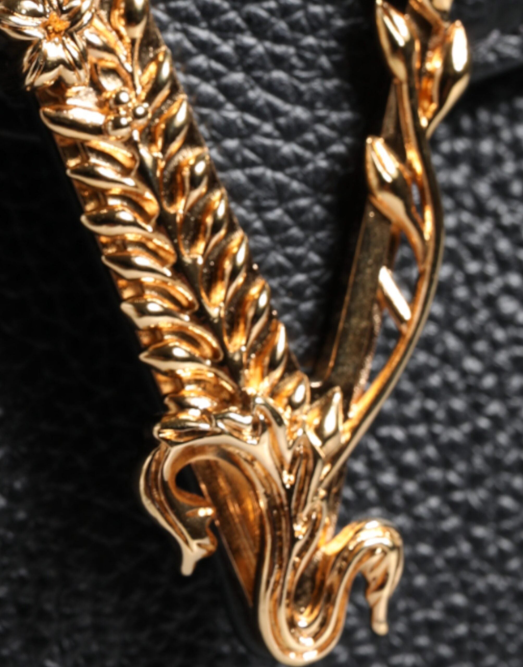 Black Grainy Calf Leather Logo Crossbody Shoulder Bag - ventzia