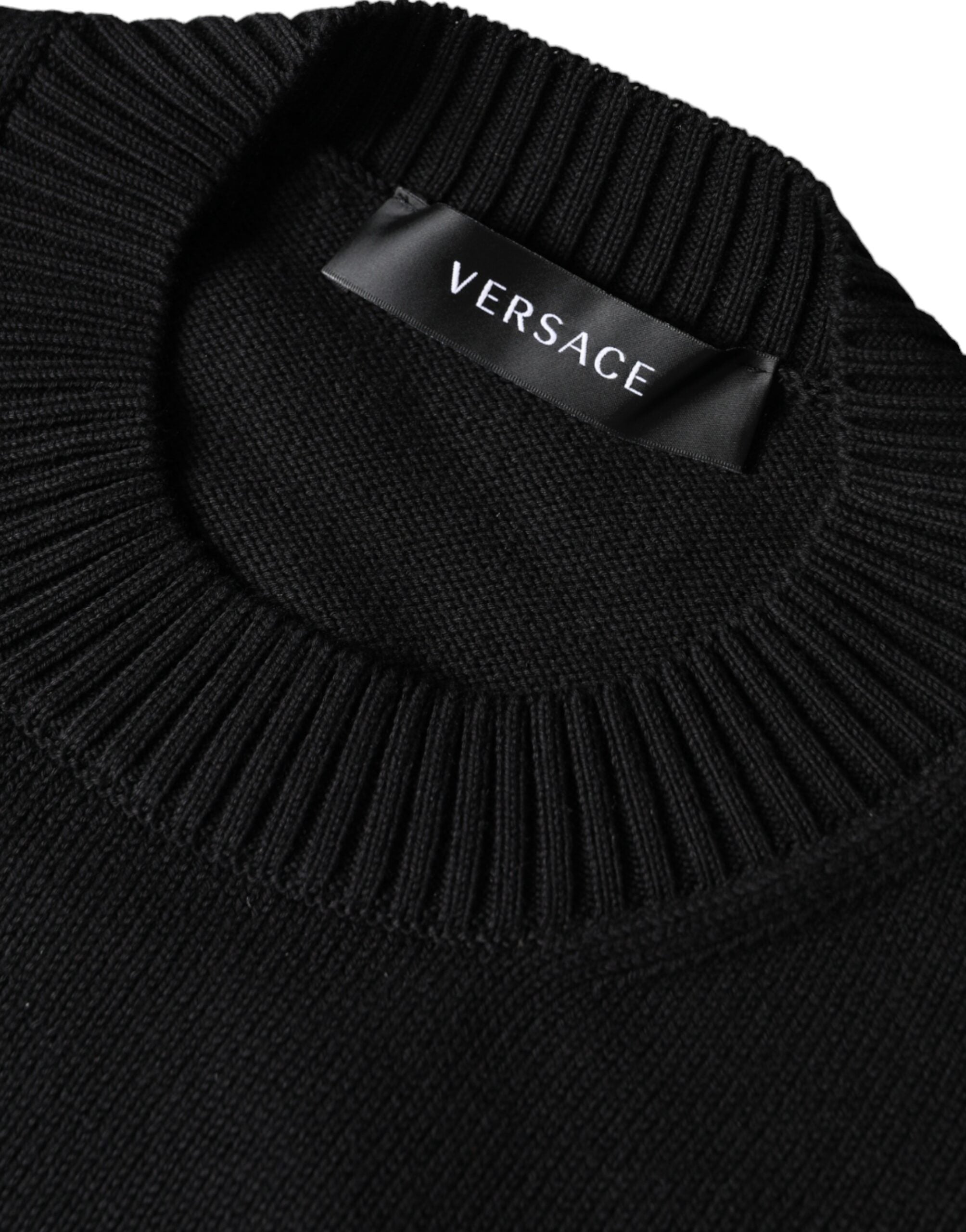Black Medusa Embroidery Crew Neck Pullover Sweater - ventzia