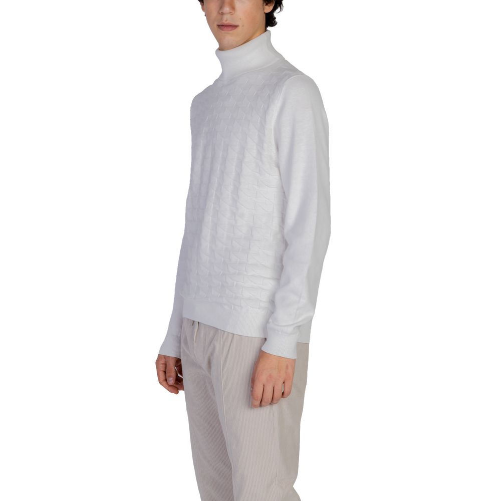 White Cotton Turtleneck - ventzia