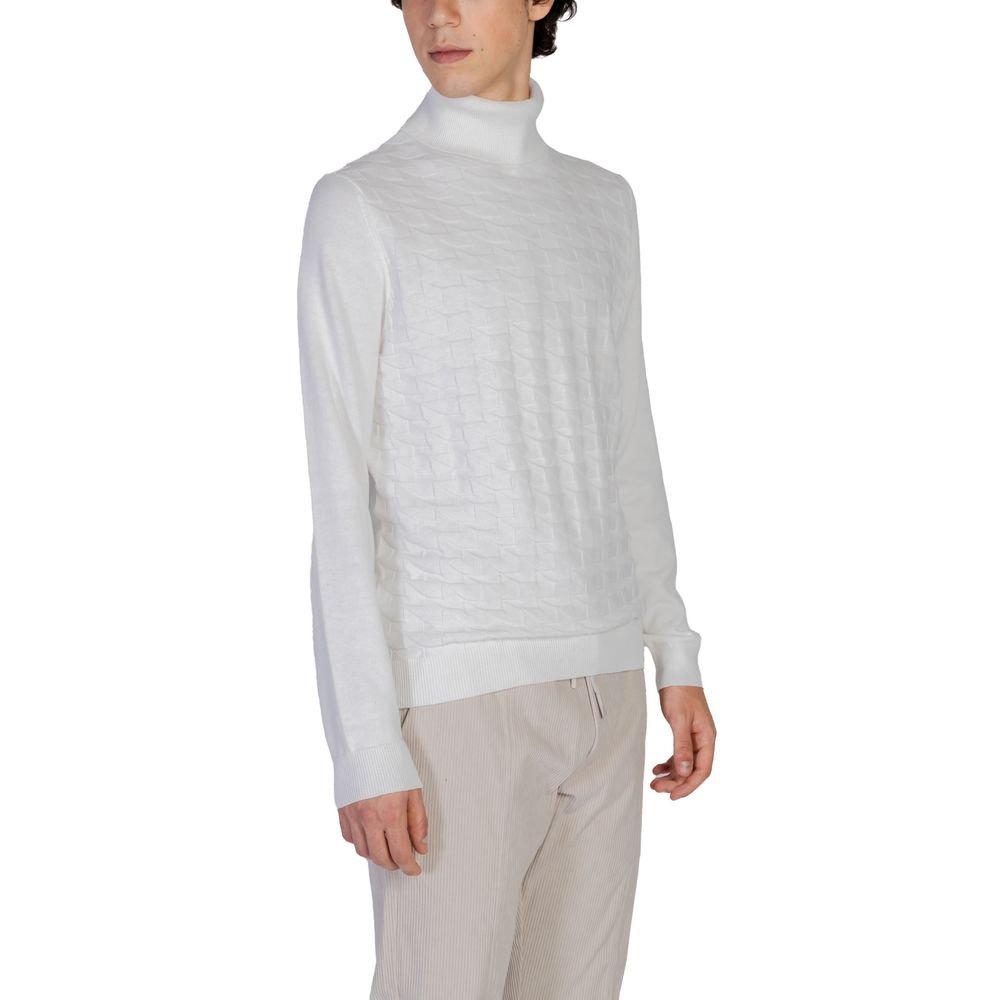 White Cotton Turtleneck - ventzia