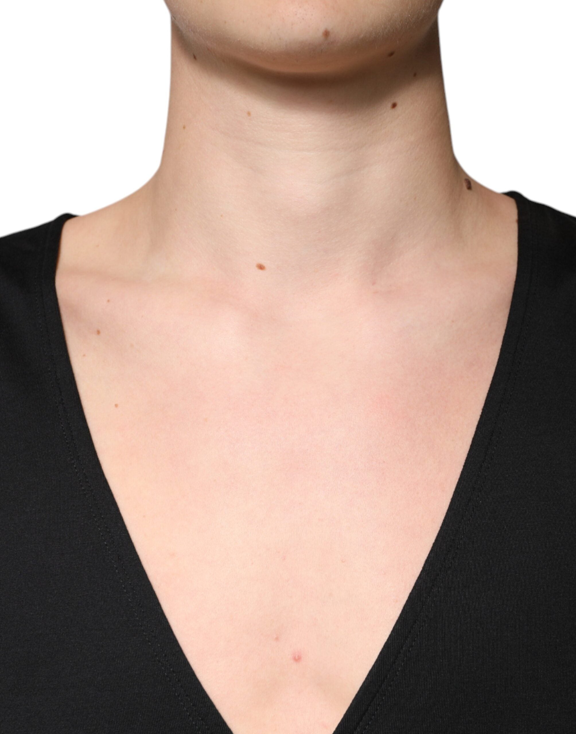 Black Cotton V-neck Short Sleeves T-shirt - ventzia