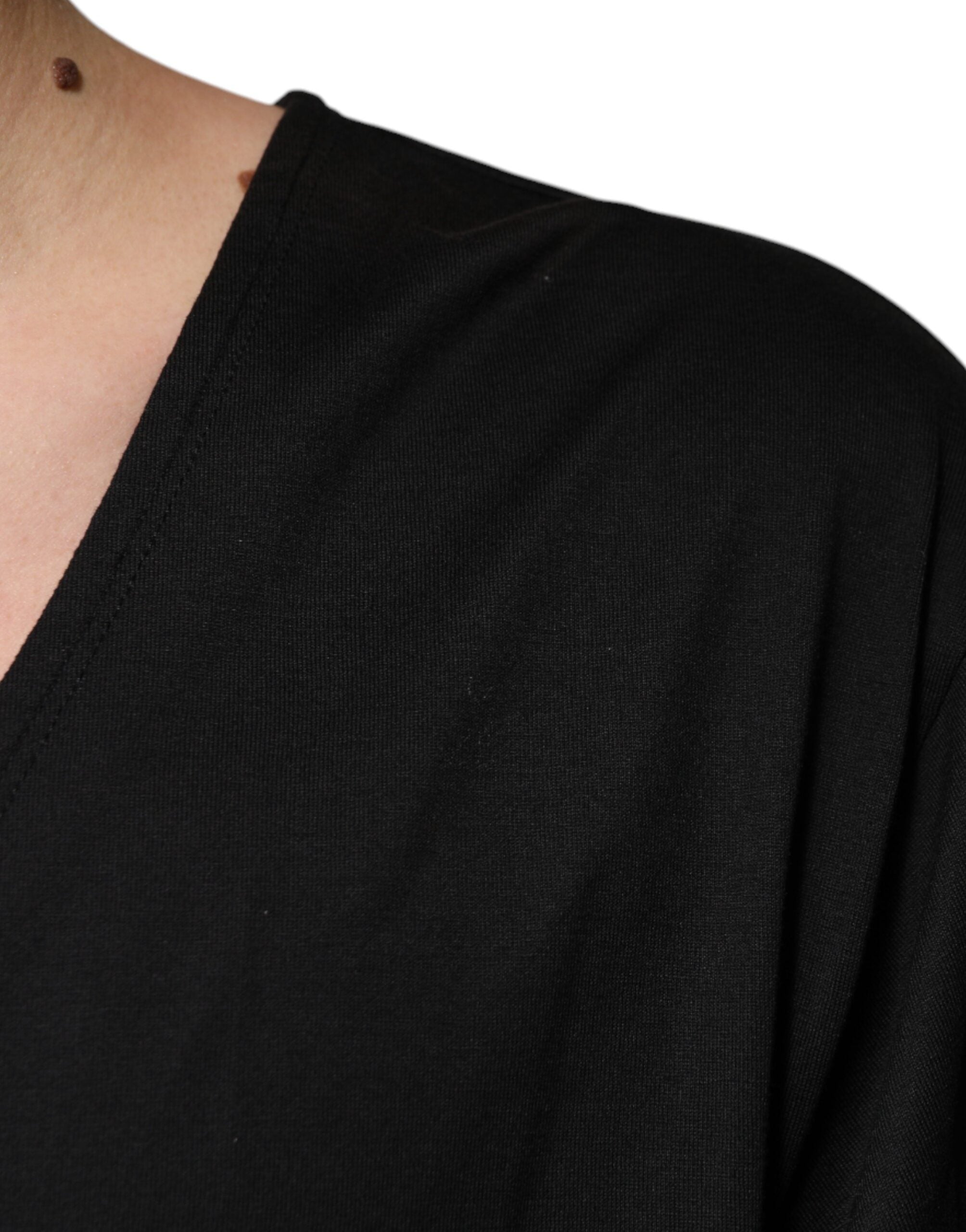 Black Cotton V-neck Short Sleeves T-shirt - ventzia