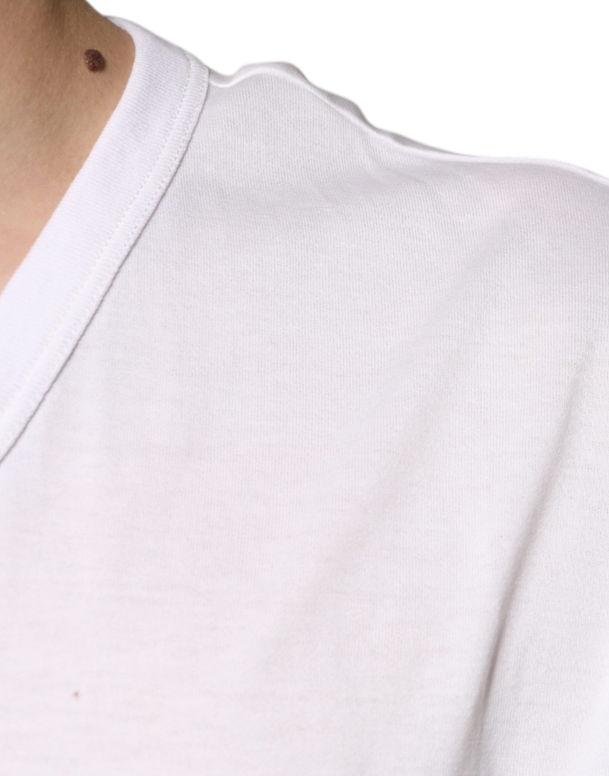 White Logo V-neck Short Sleeve T-shirt - ventzia