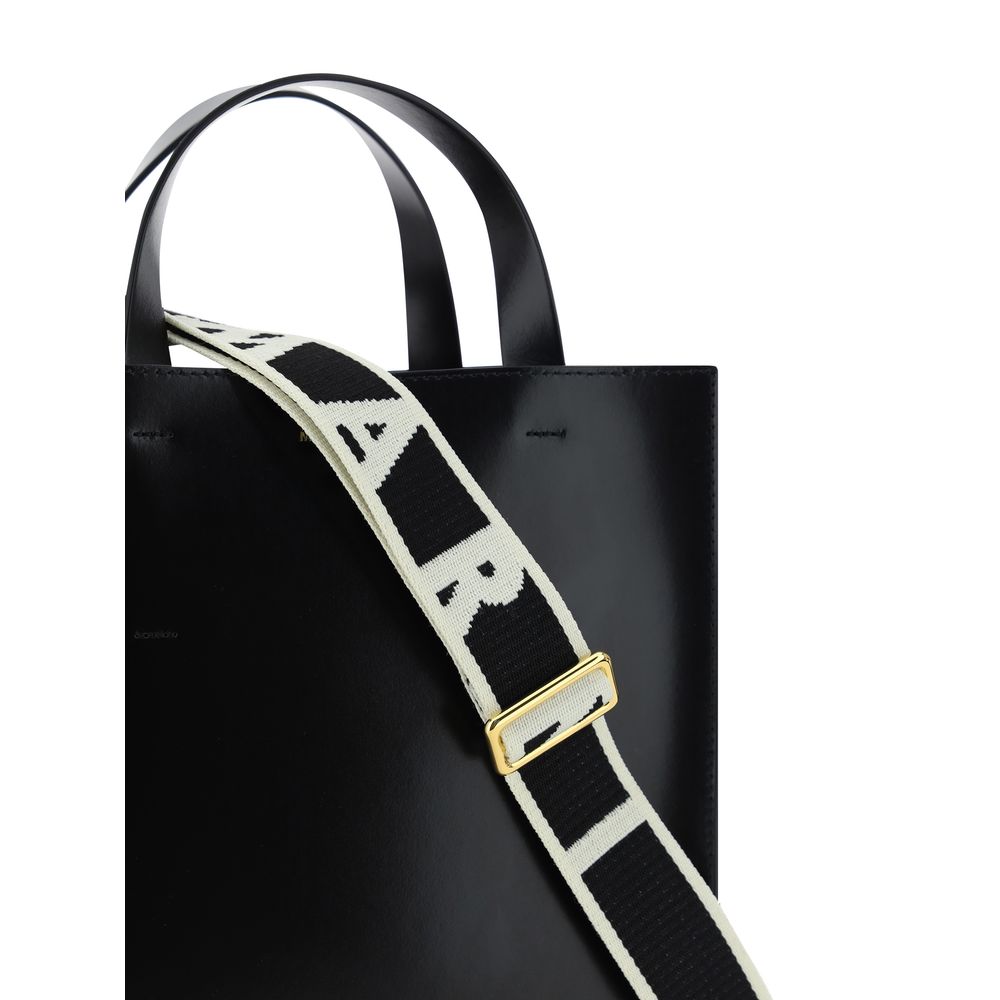 Black Calf Leather Bos Taurus Handbag - ventzia