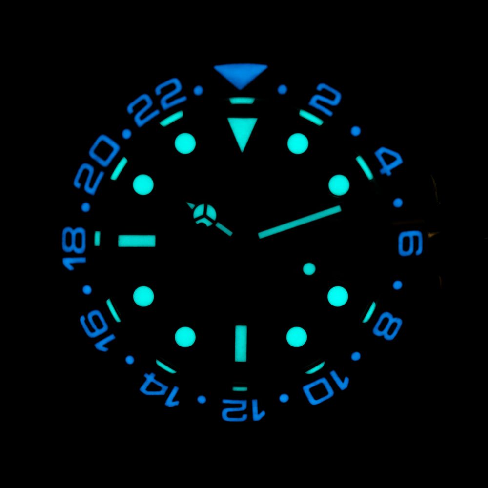 Black Rubber Watch - ventzia
