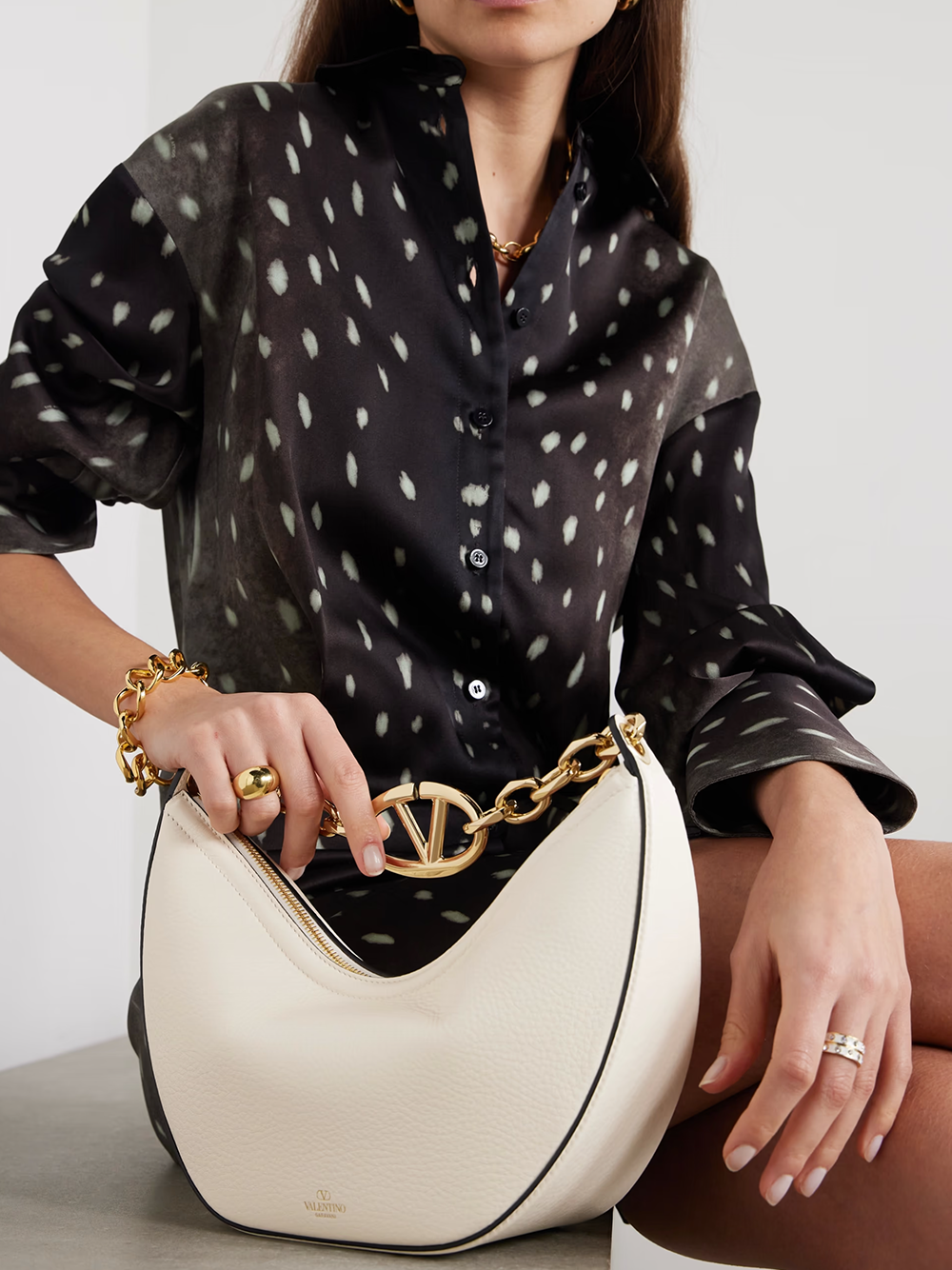 Ivory Leather Small Hobo Vlogo Shoulder Bag - ventzia