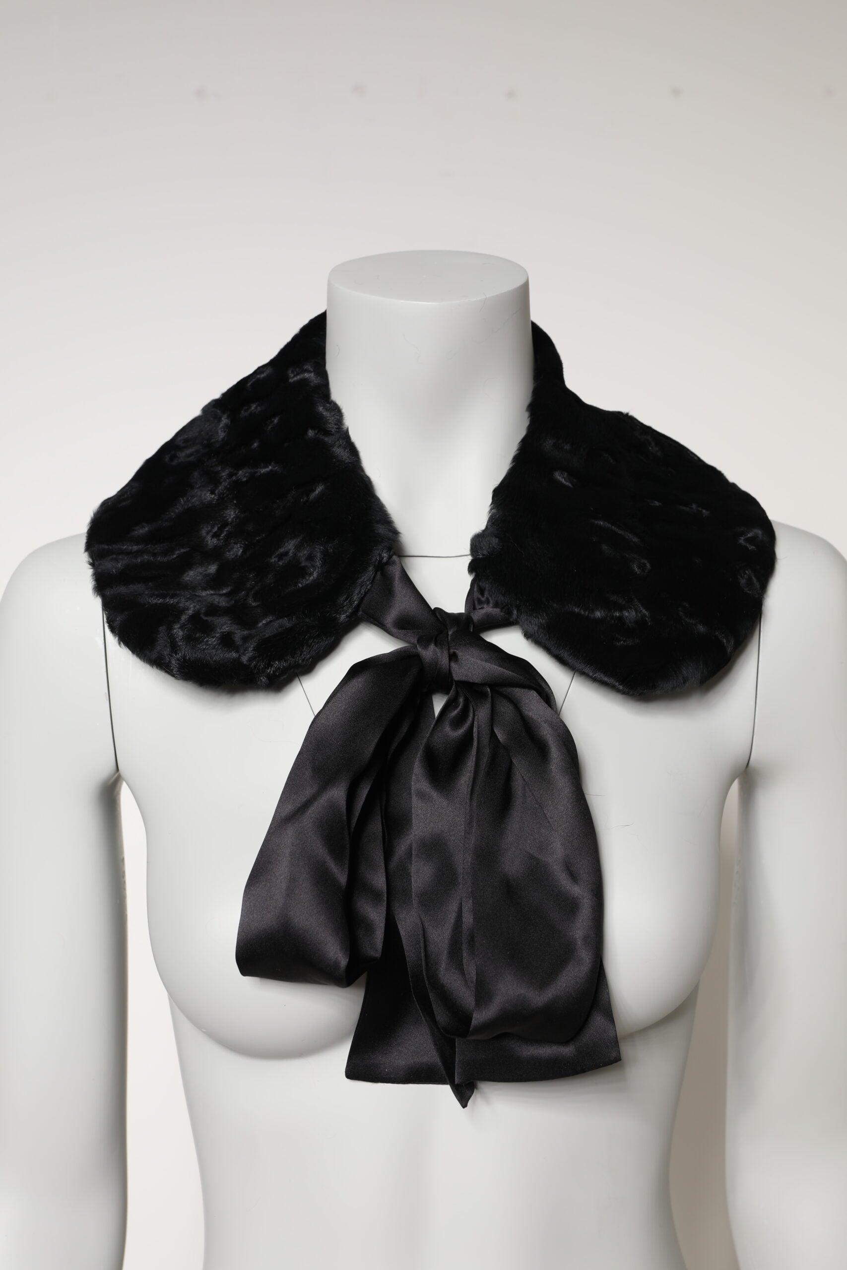 Black Lamb Fur Women Neck Warmer Winter Scarf - ventzia