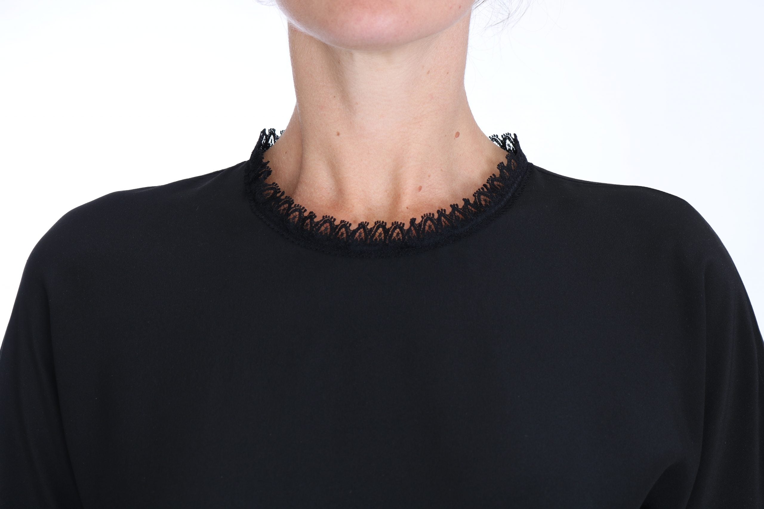 Elegant Lace Detailed Silk Blouse - ventzia