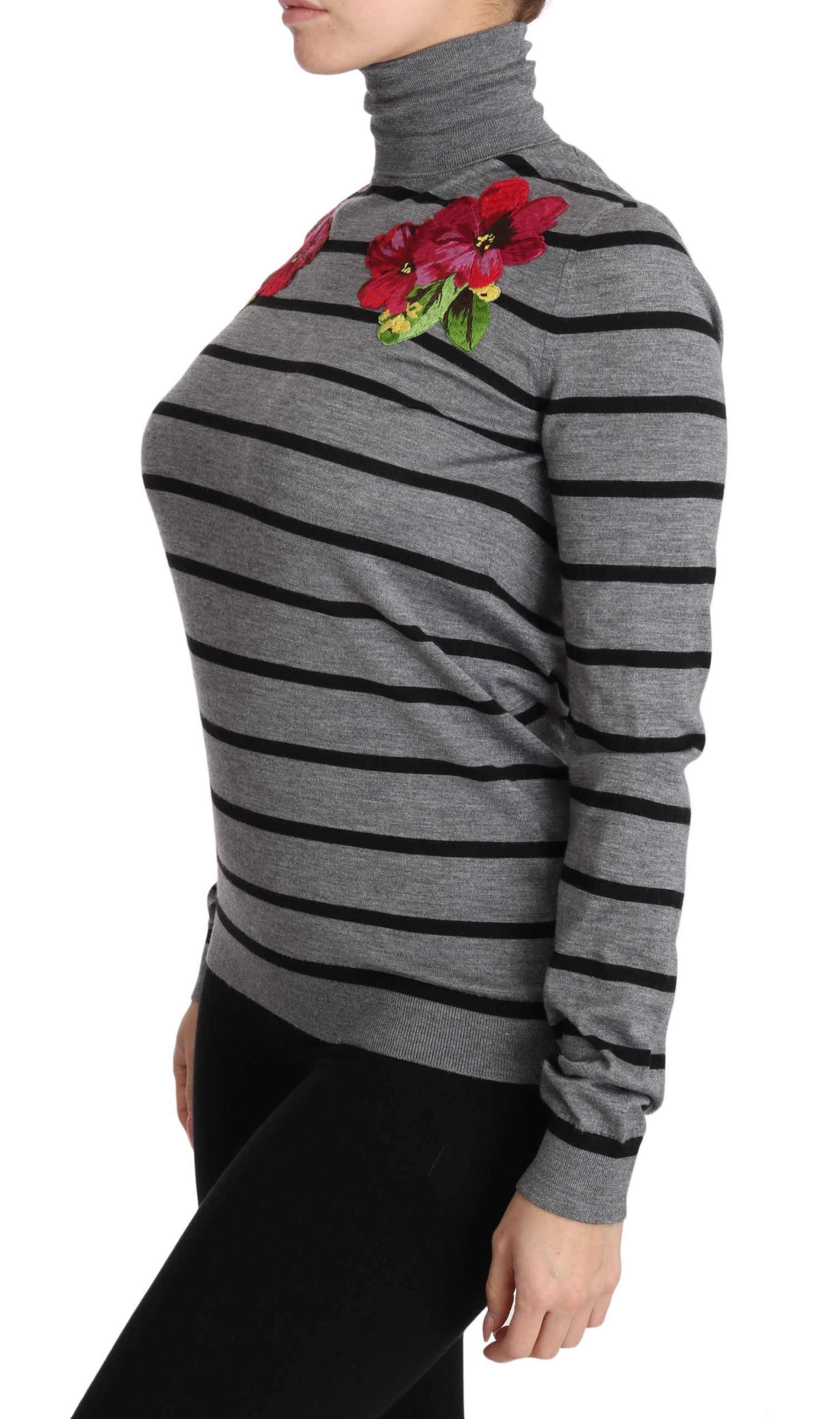 Elegant Embroidered Cashmere-Silk Sweater - ventzia