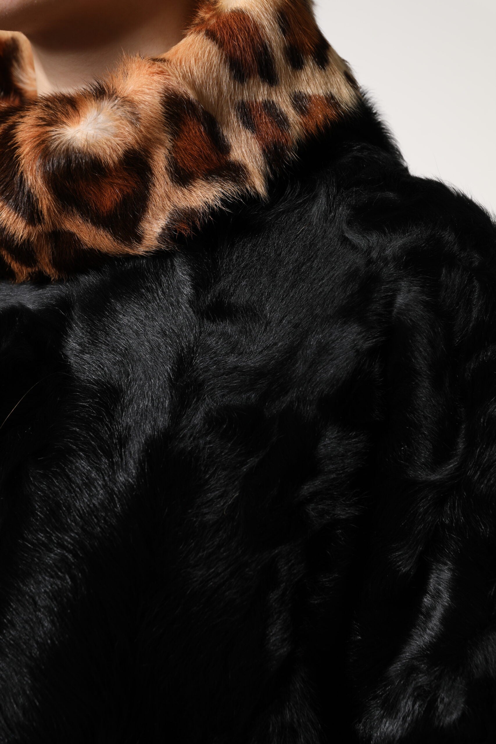 Black Lamb Fur Short Women Coat Jacket - ventzia