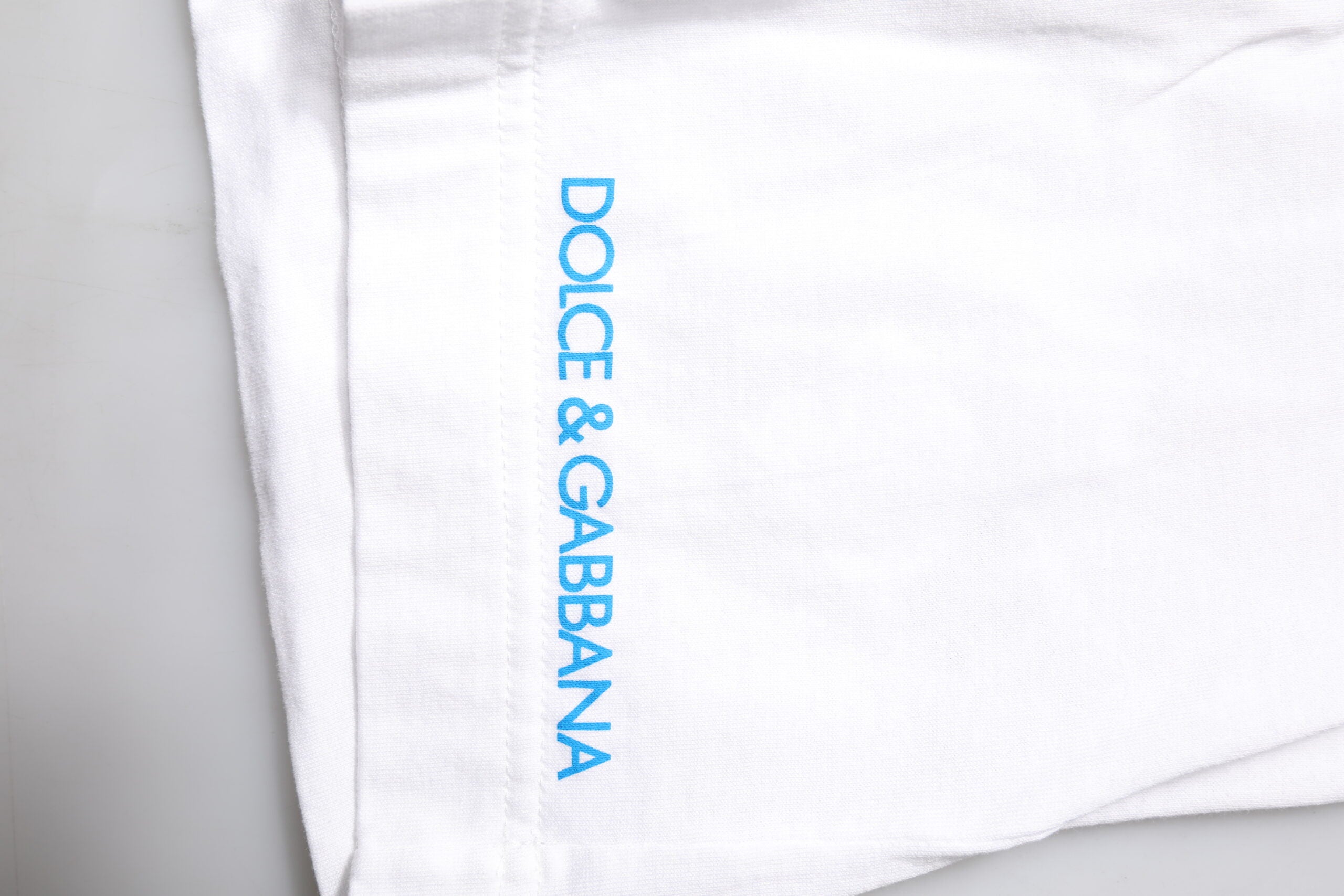 White Graphic Print Cotton Crew Neck T-shirt - ventzia