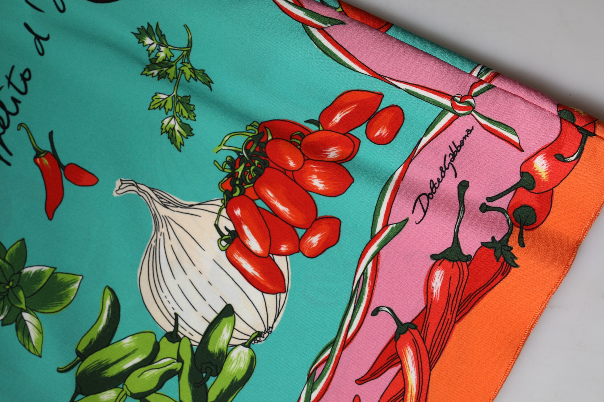 Multicolor Floral Silk Sleeveless Tank Top - ventzia