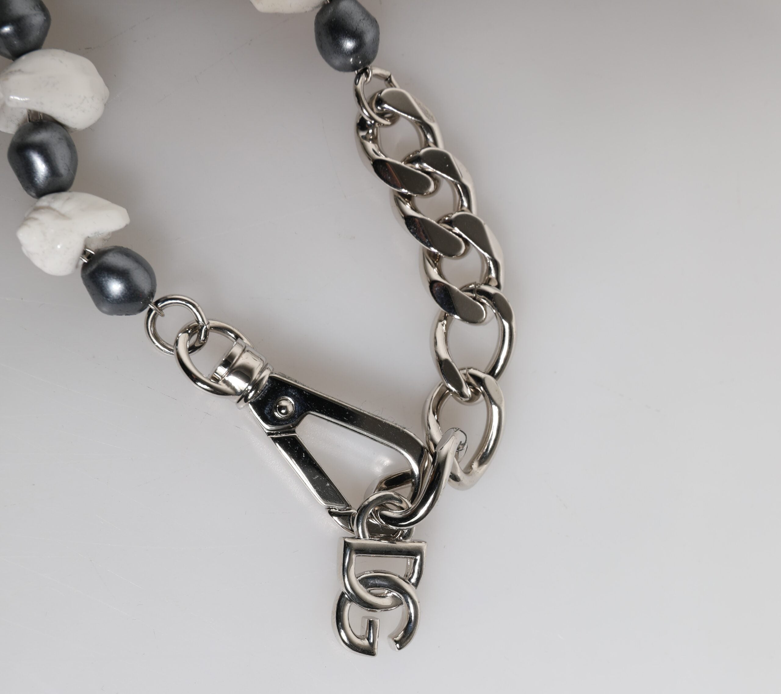 Silver Tone Brass Beaded Shell DG Logo Pendant Bracelet - ventzia