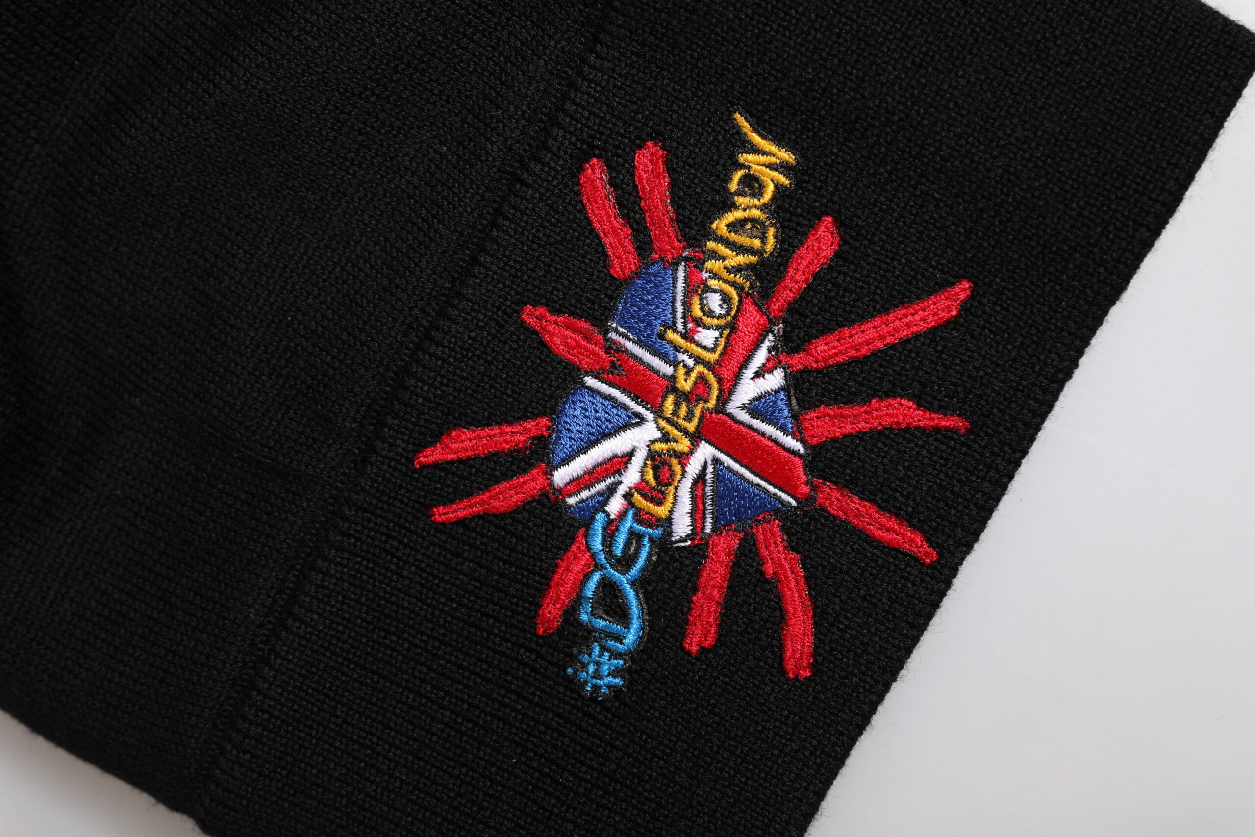 Black #DGLOVESLONDON Knitted Beanie Hat - ventzia