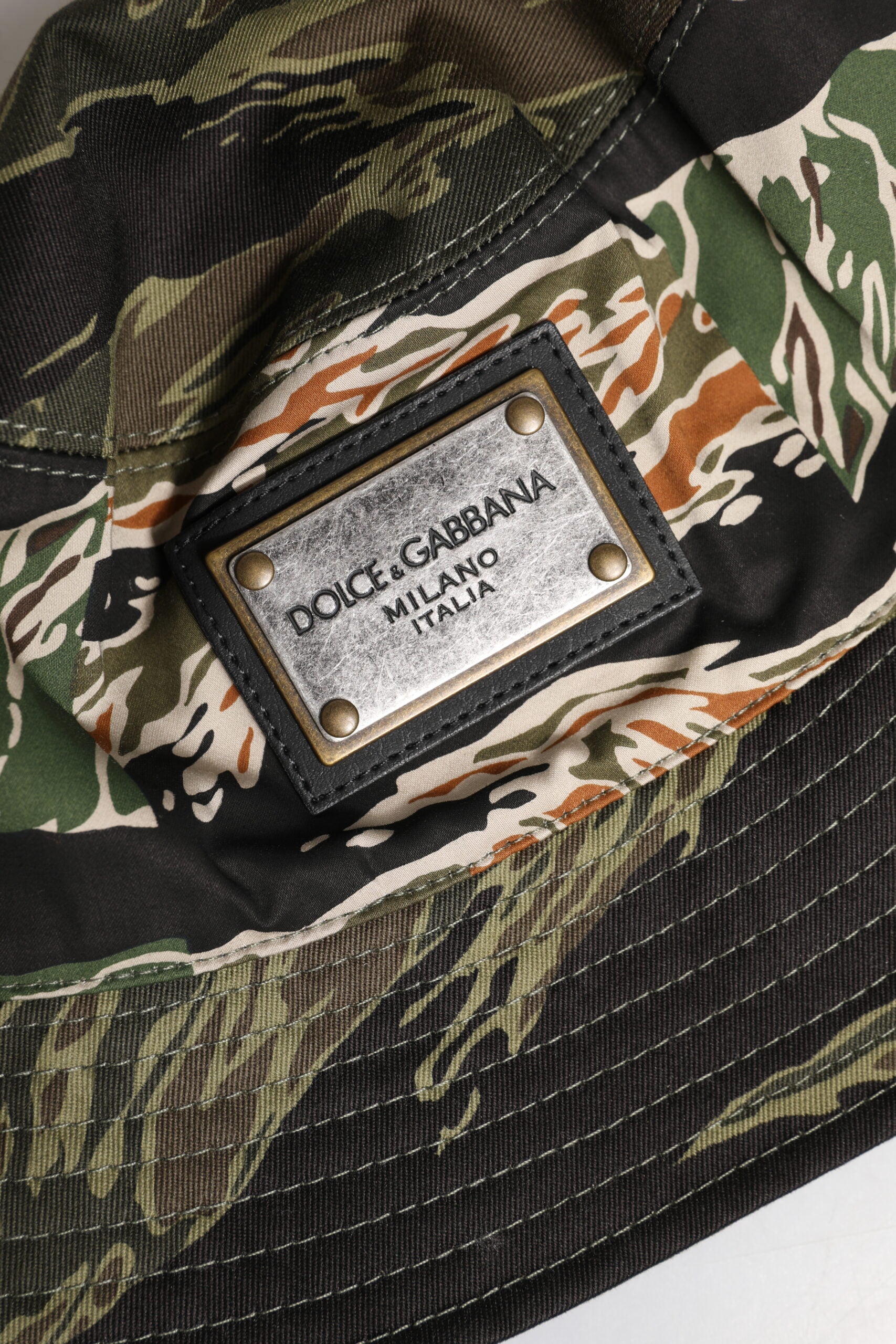 Multicolor DG Plaque Wide Brim Bucket Hat - ventzia
