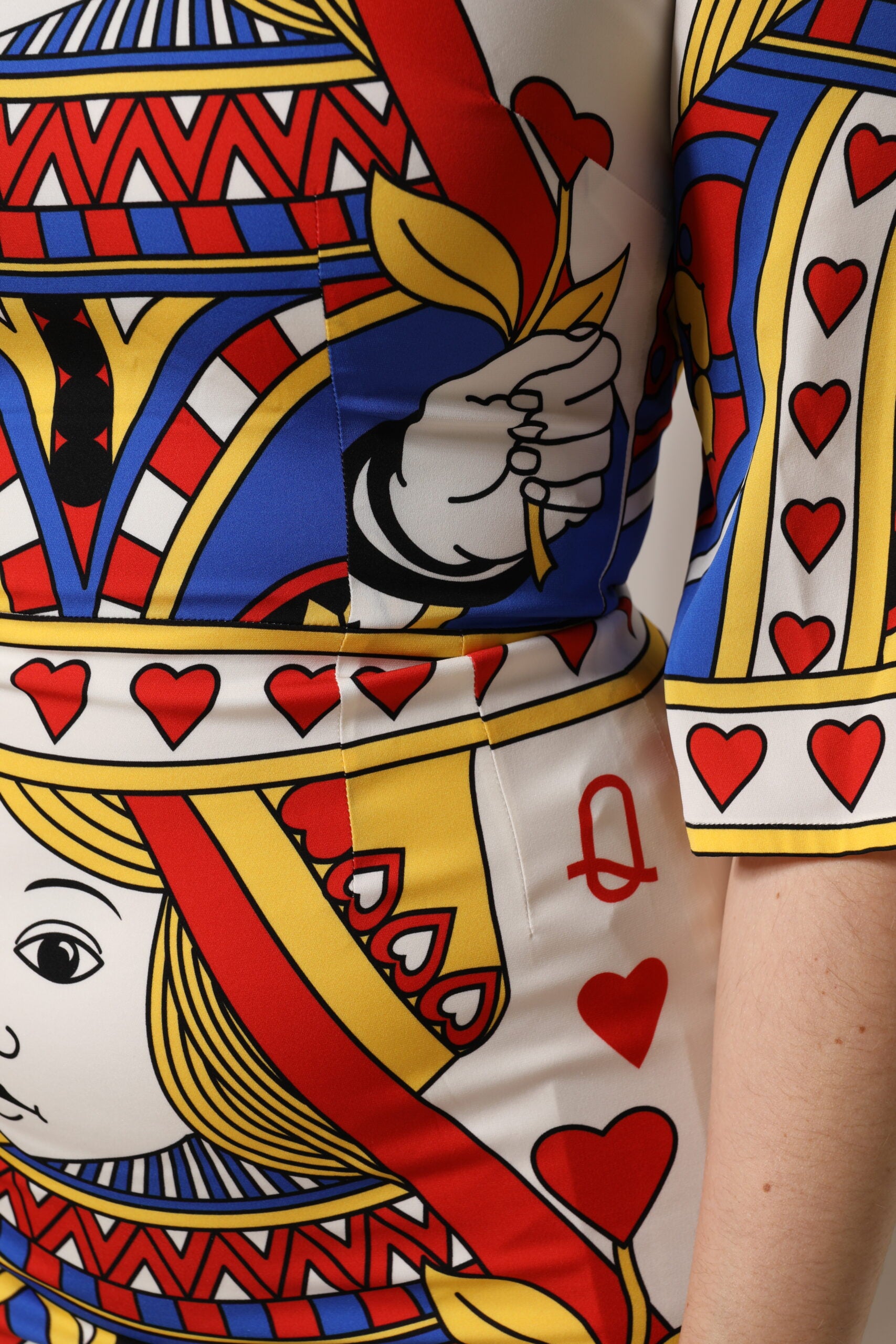 White Queen Of Heart Short Sleeve Midi Dress - ventzia
